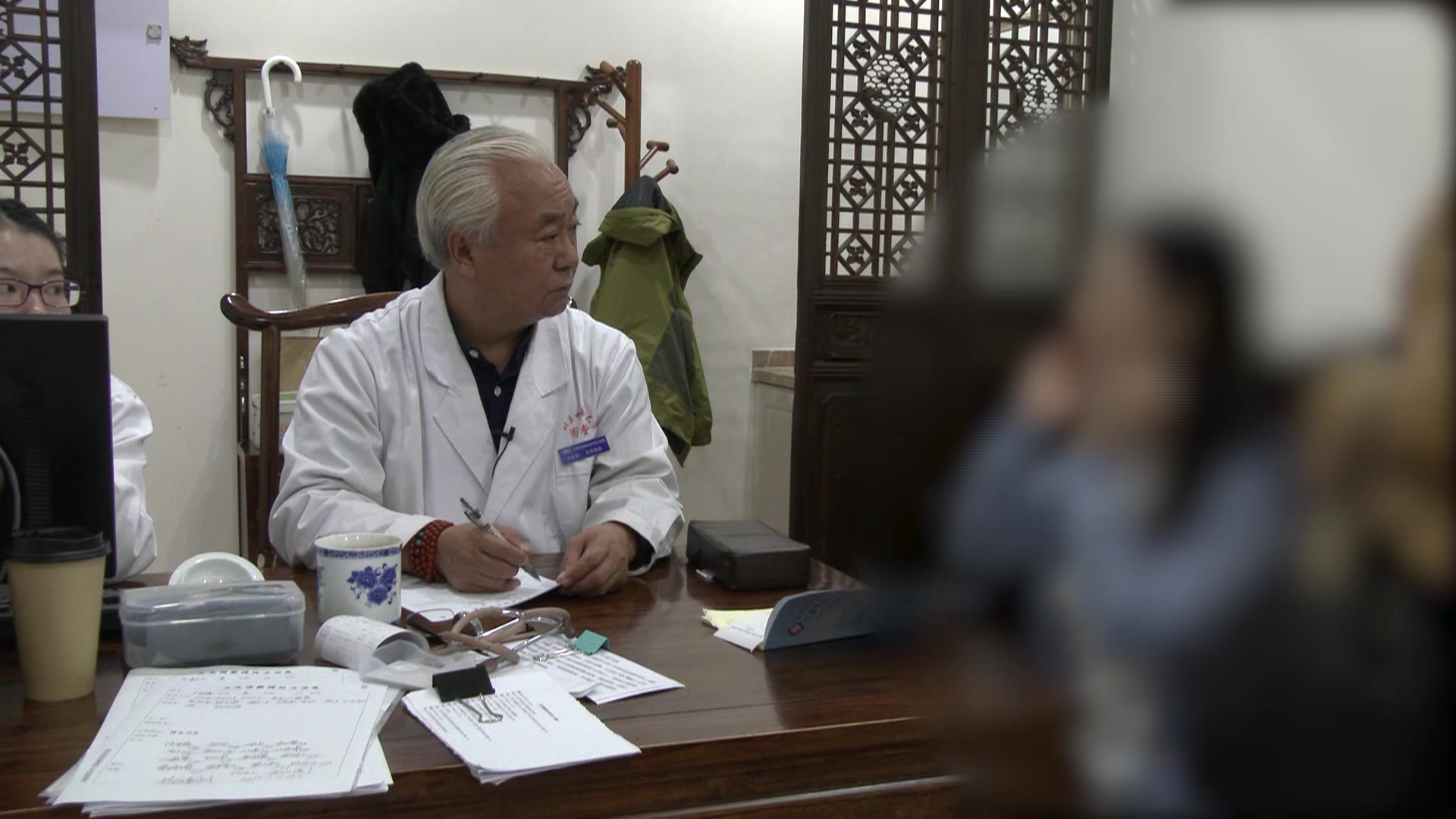 脾虚寒热错杂：24岁女性月经推后脱发疲劳的汤丸并进调治