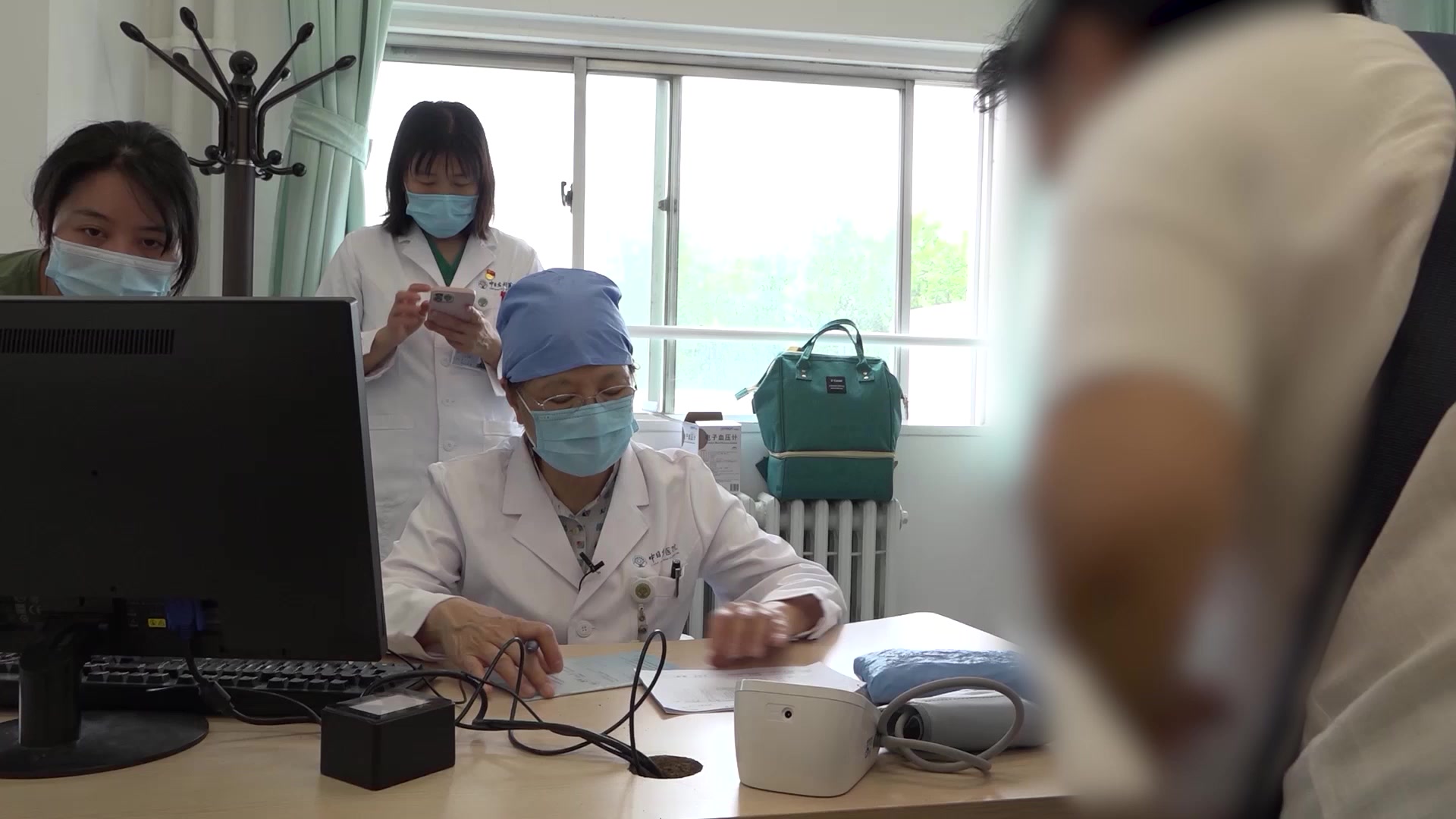 脾肾亏虚浊毒内蕴：66岁透析患者纳呆便秘的通腑降浊法
