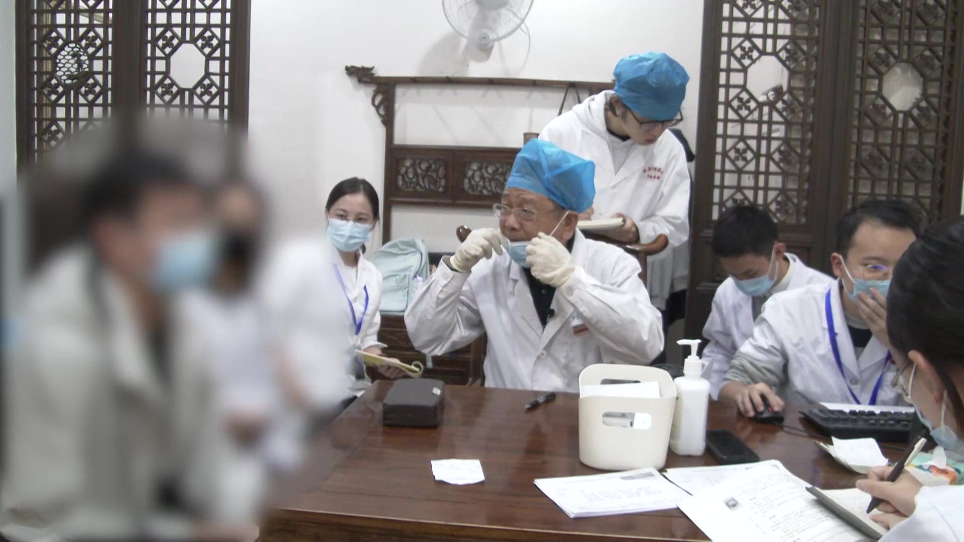 肝郁气滞瘀阻经络：22岁男性情志头痛的通络调方