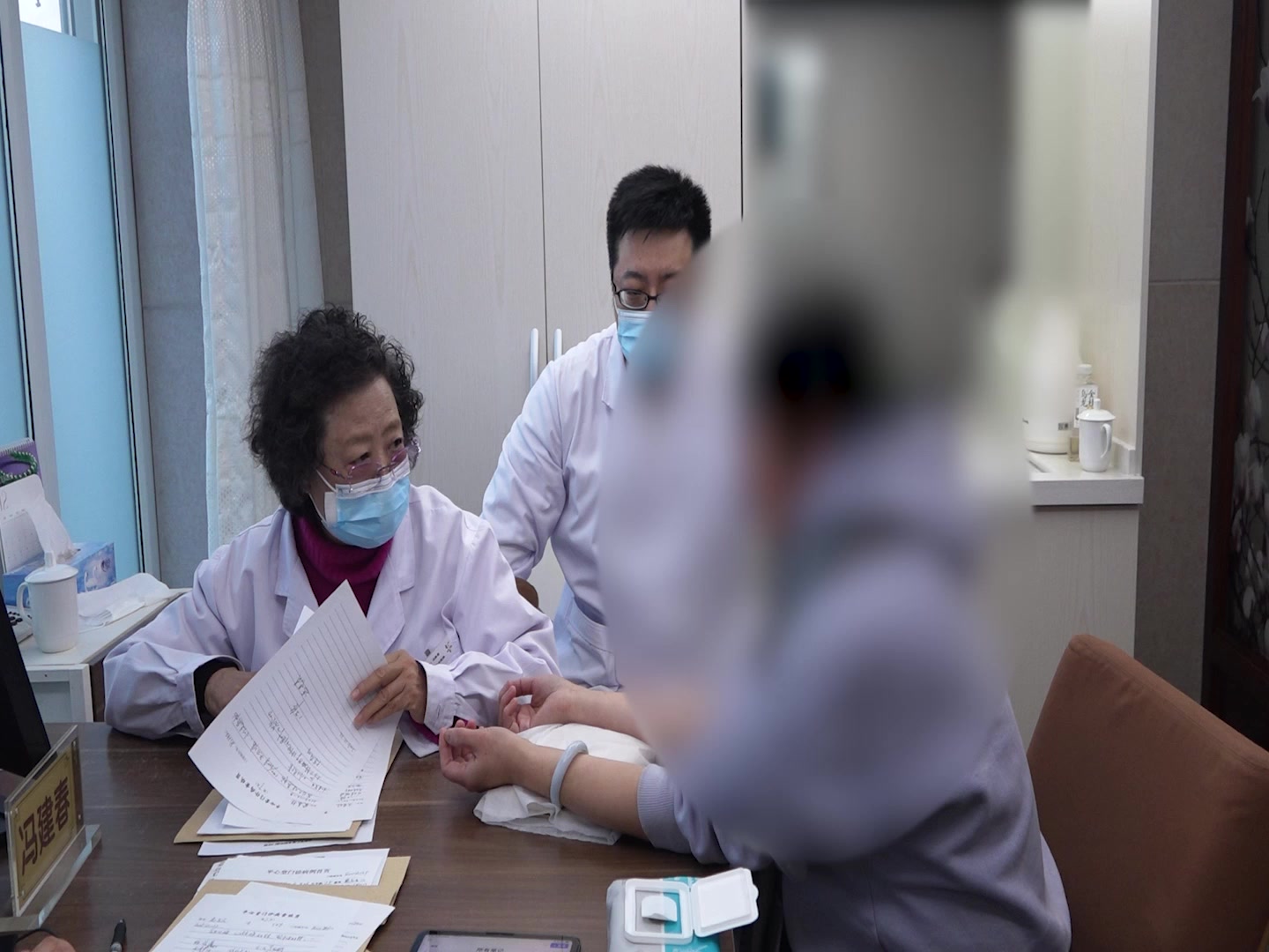 气血不足痰瘀阻络：53岁更年期高血压心悸手麻的补气化痰通络法