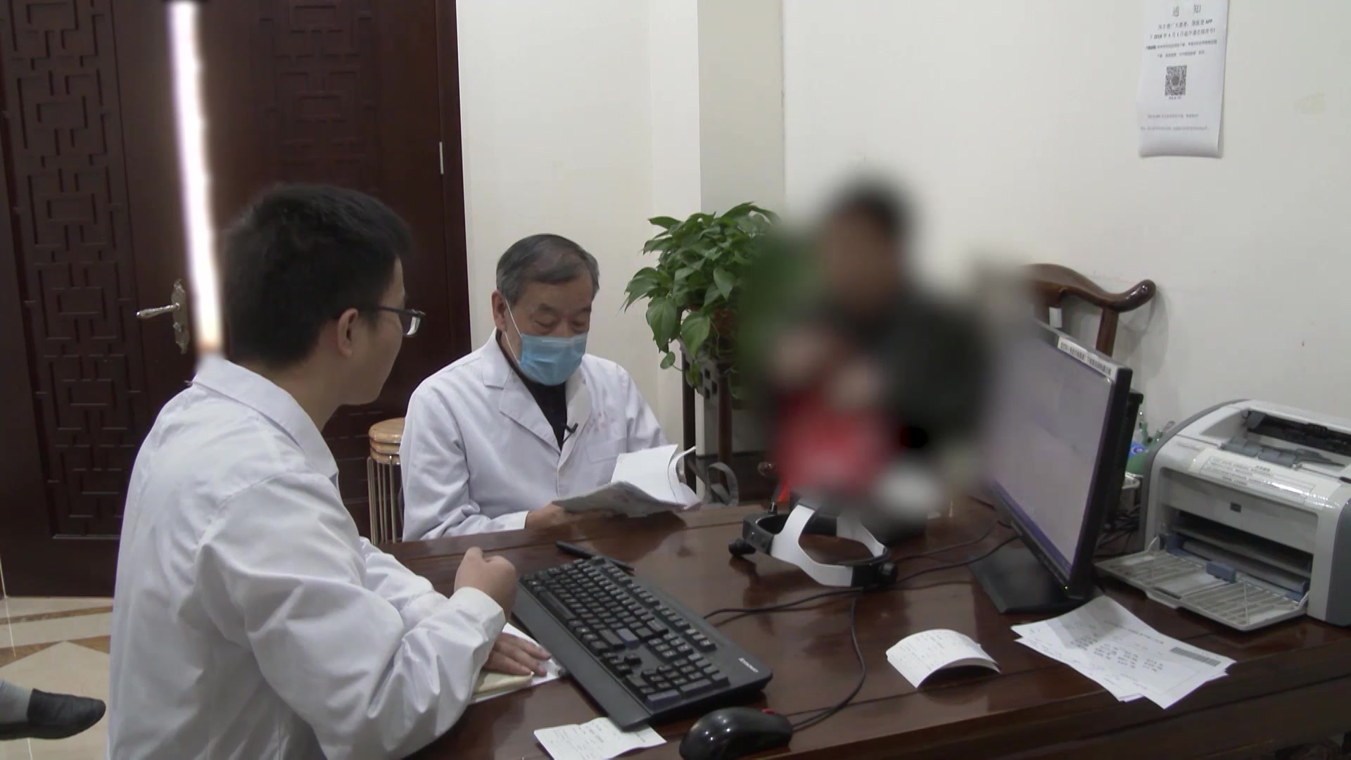 肝郁肾虚耳窍失养：66岁噪音性耳鸣的疏肝补肾聪耳法