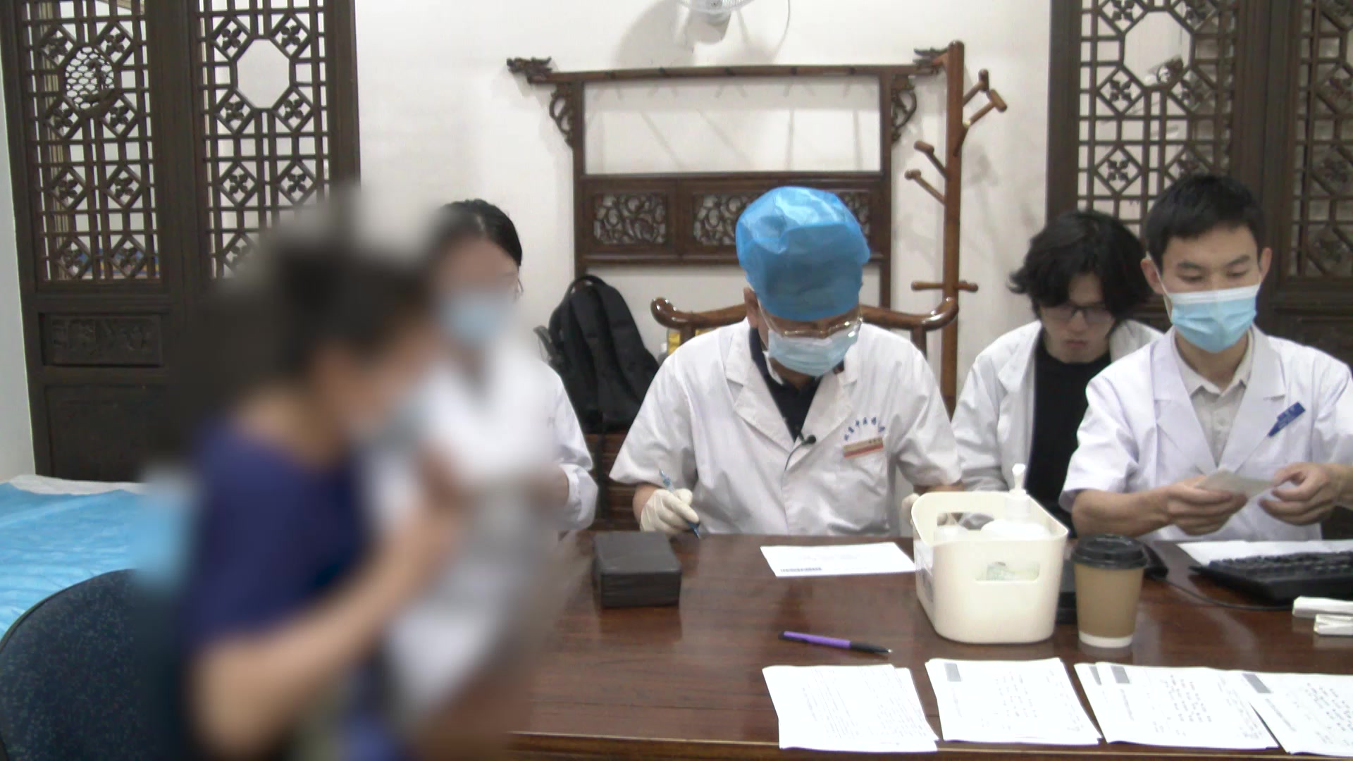 痰湿上蒙清阳不升：51岁女性头晕昏沉之祛风胜湿化痰法