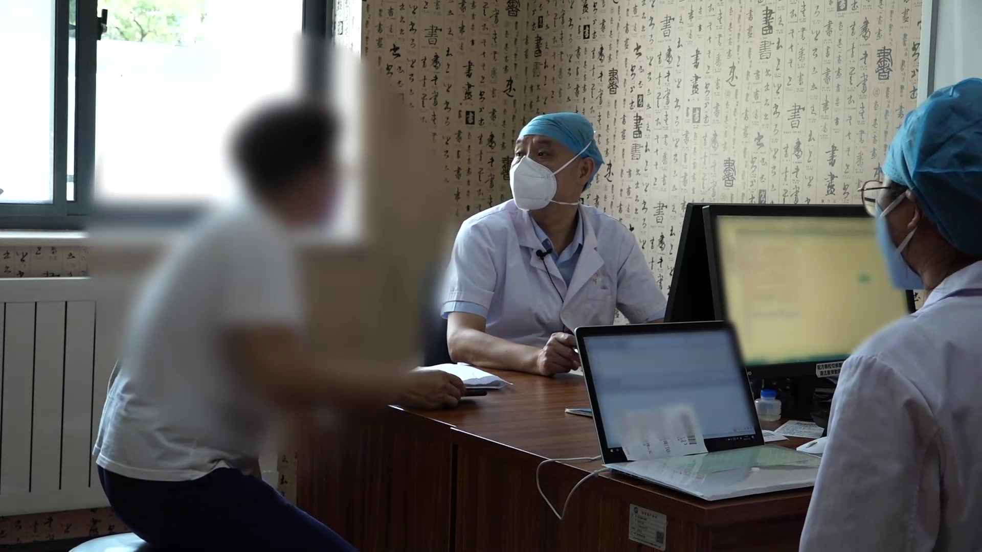 肝胃气滞：59岁女性胃脘顶胀的疏肝和胃降逆法