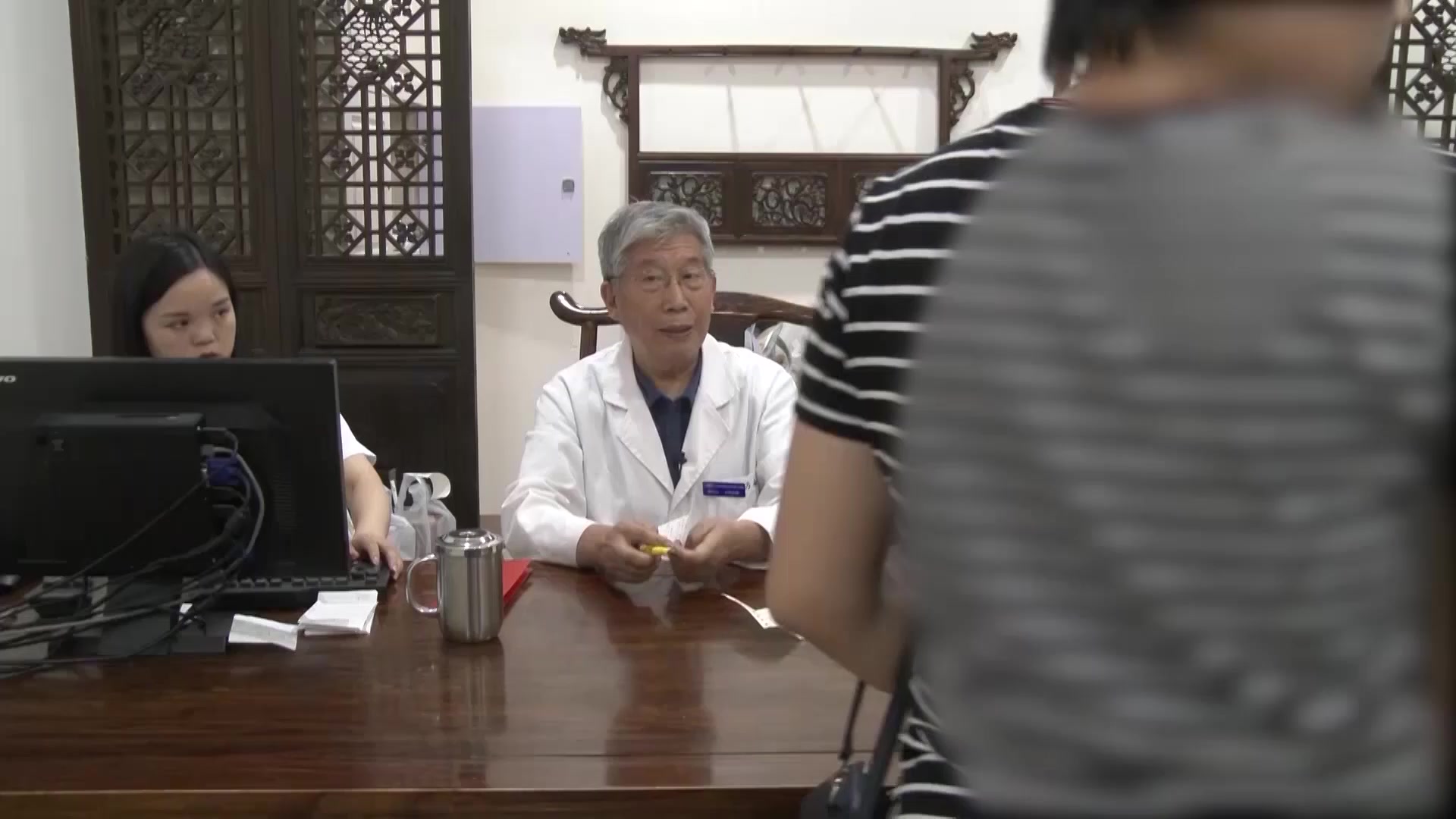 肝郁脾虚，痰湿内生：22岁女双相抑郁稳定后体重剧增、月经量少之去栀调方