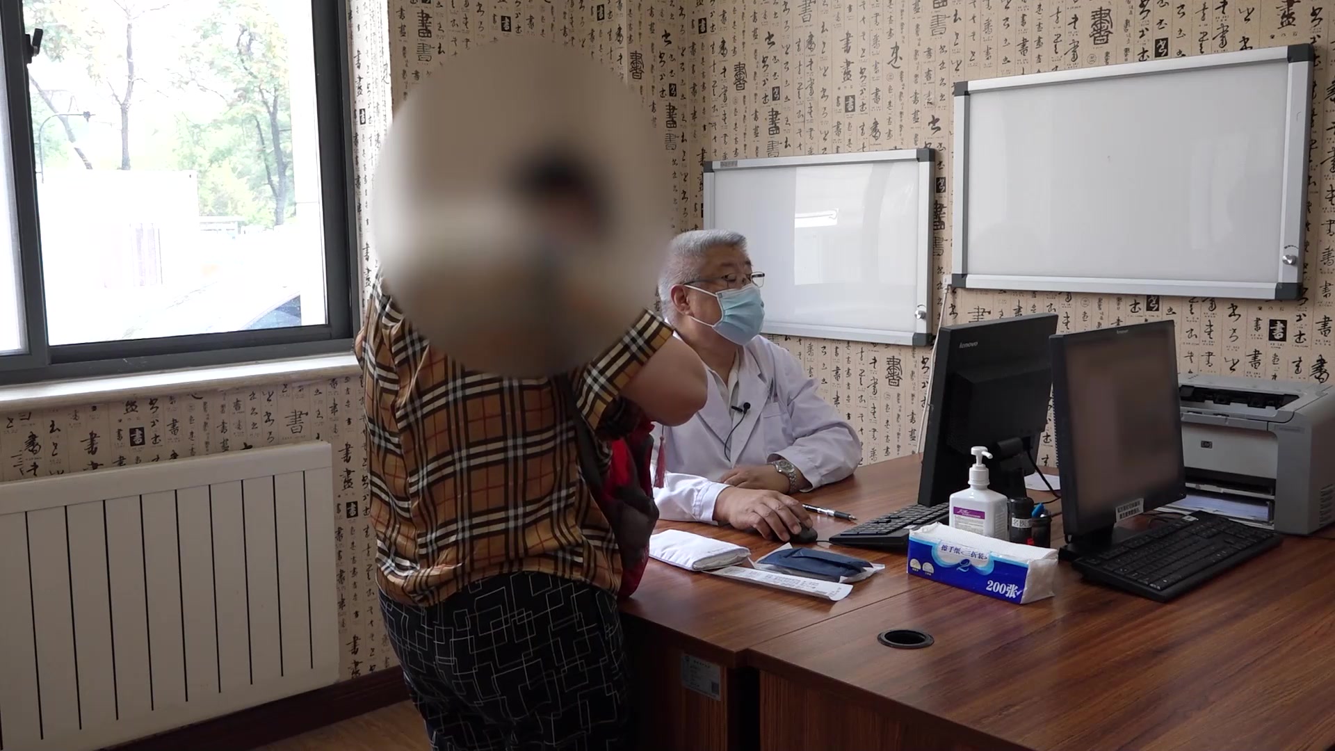 寒热下注瘀血阻滞：60岁女性肛窦炎坠胀疼痛的中药与局部护理