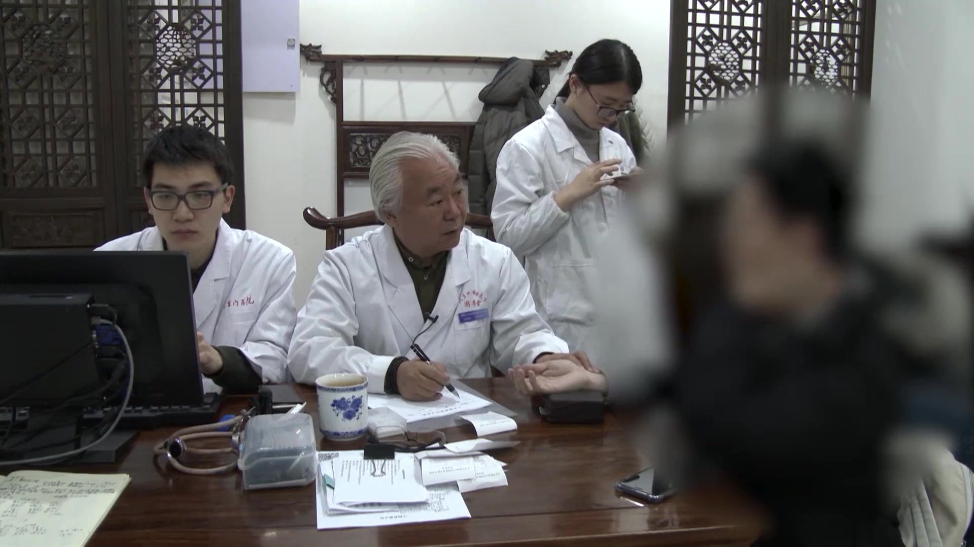 肝气犯胃寒热错杂：21岁留学生偏头痛伴胃痛之疏肝和胃调寒热