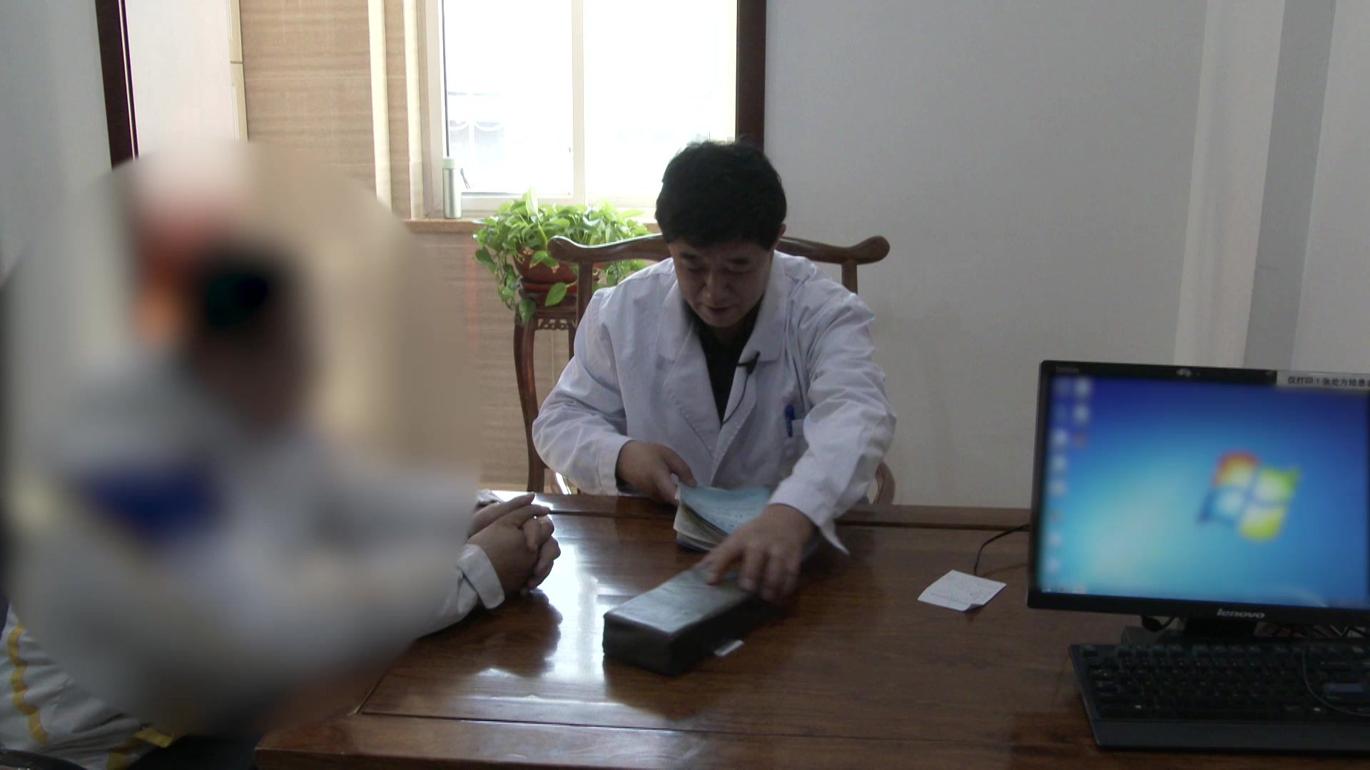痰湿内阻肝气升发：27岁男性妄想状态幻听加重的疏肝化痰法