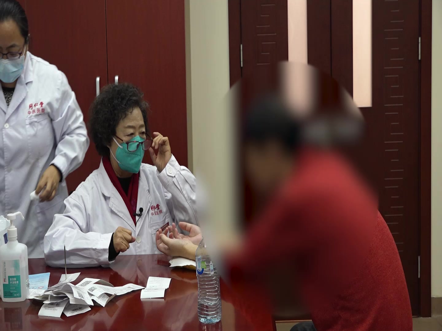 脾虚湿热弥漫三焦：44岁男性失眠乏力大汗的清热利湿法