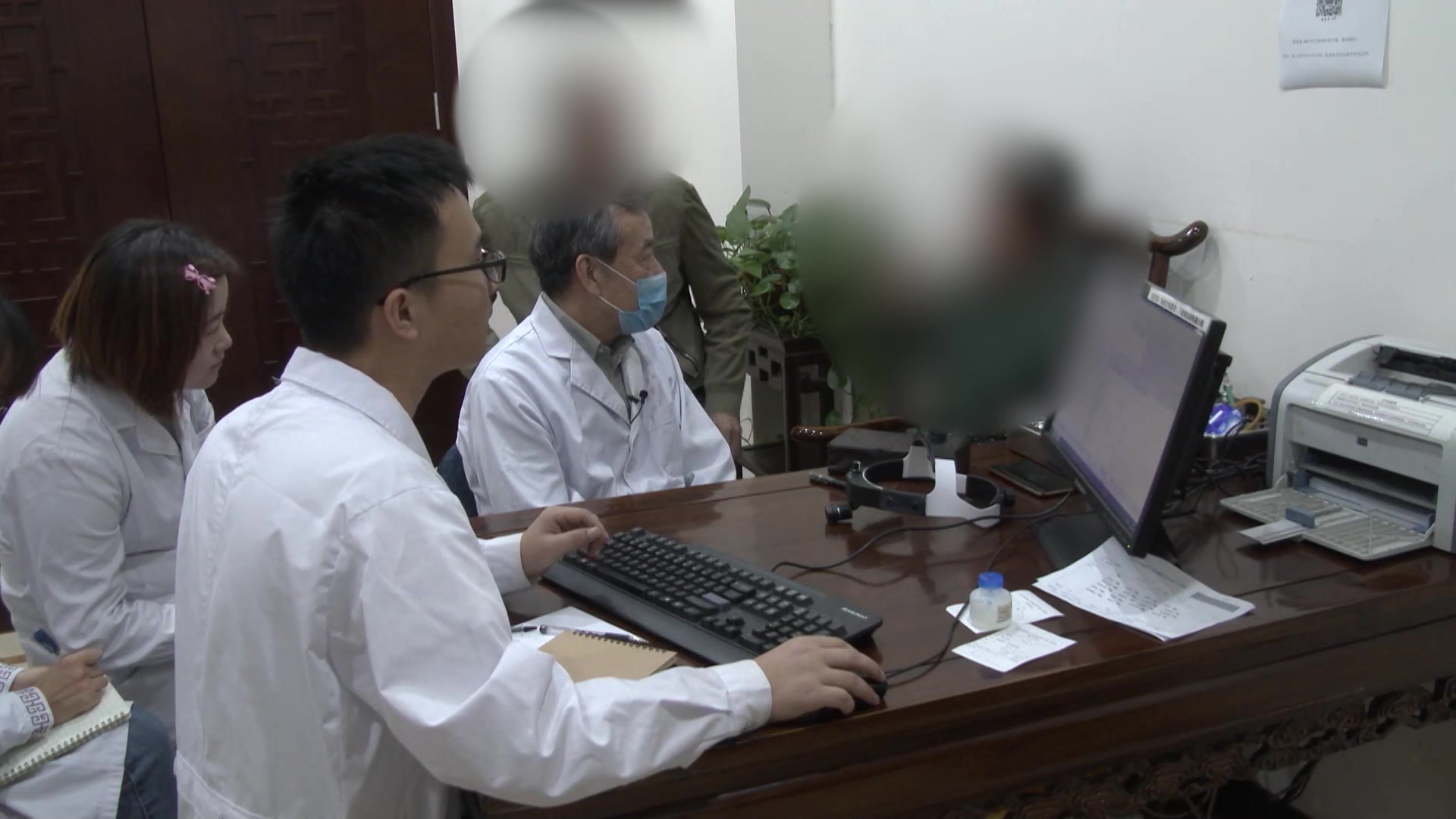 脾阳虚清阳不升：58岁女性耳鸣6年伴鼻炎的温中通窍法