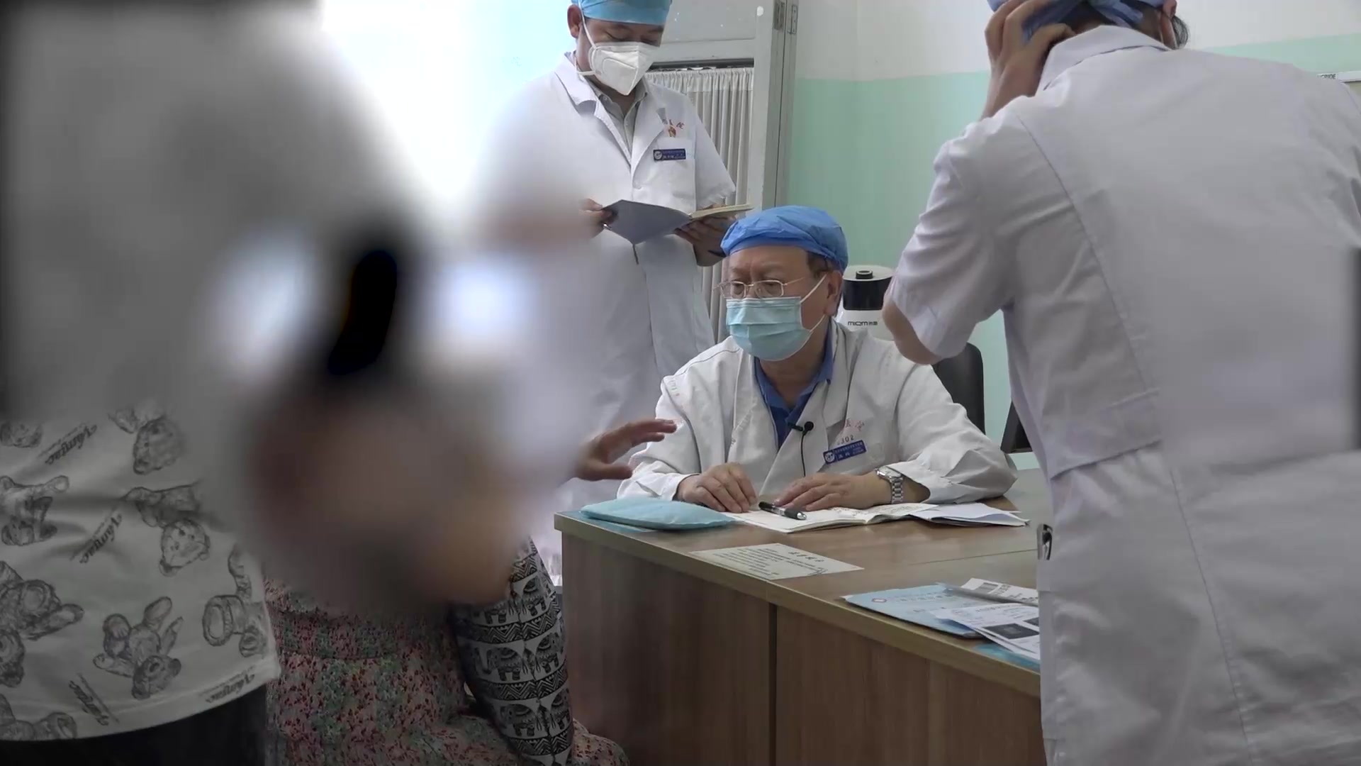 肝肾阴虚气滞血瘀：55岁女性失眠指颤骨折后僵硬之滋补肝肾活血通络法