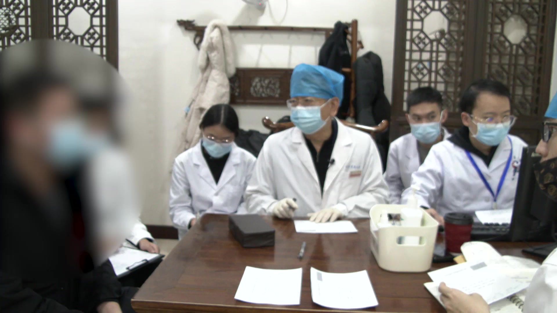 肝火上炎风热上扰：22岁男性神经性头痛的清肝泻火祛风法