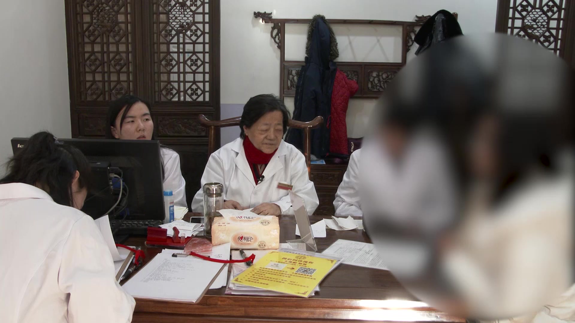 胃火扰血：20岁女性排卵期出血与饮食相关的辨证调护