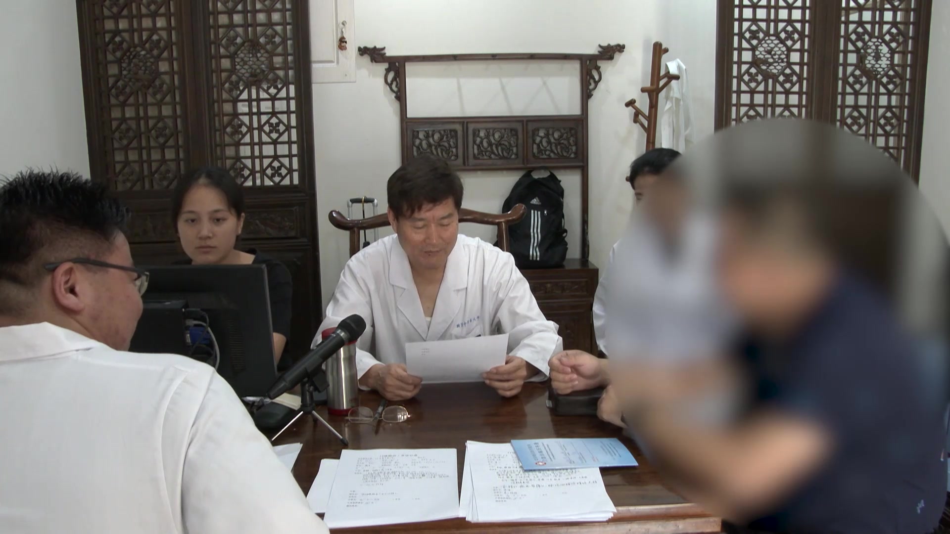 肺肾阴虚挟瘀挟热：45岁男性白癜风2年的麦味地黄汤加减治验