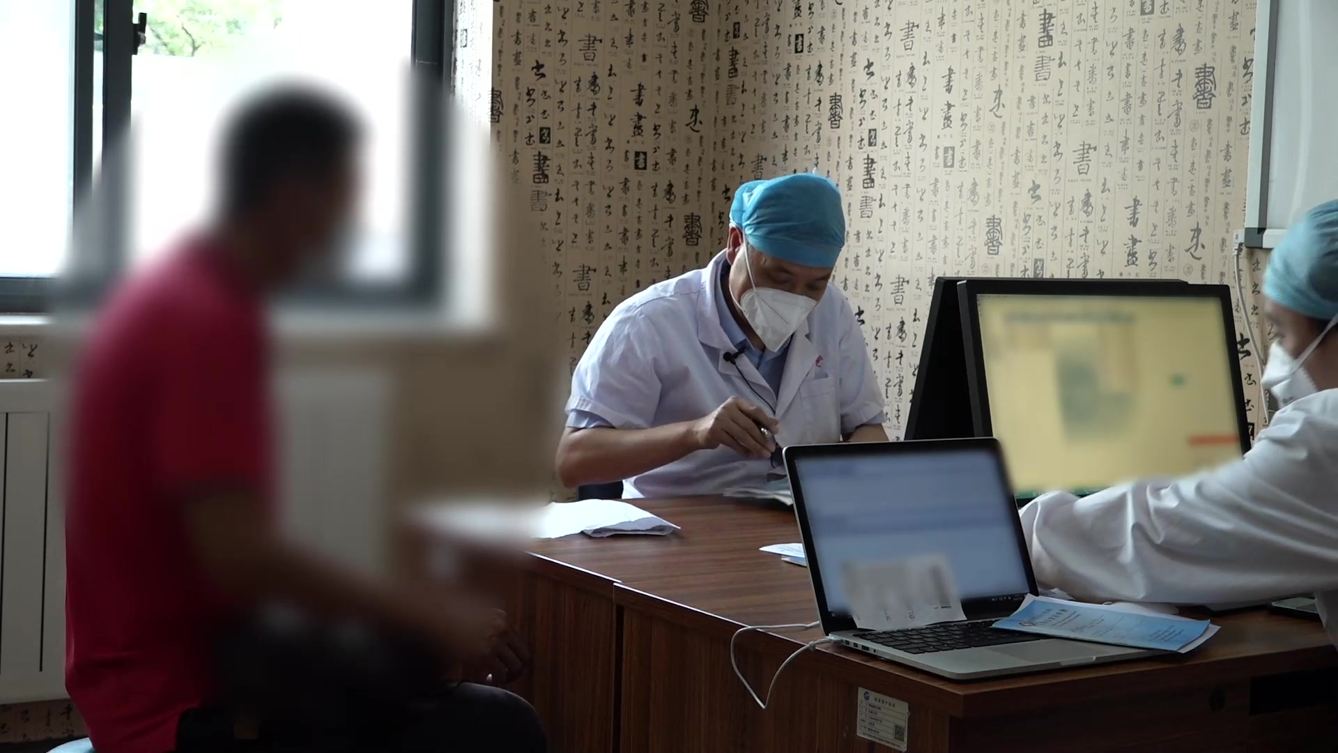 脾胃虚寒：45岁男性痞满胀减而腹冷隐痛之健脾温中法