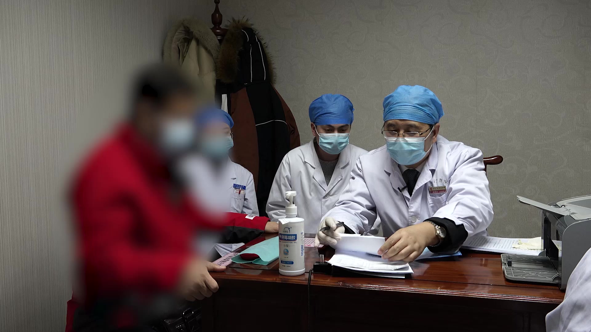 肝火湿热浊毒内蕴：61岁男性糖尿病肾病IV期蛋白尿的清肝利湿泄浊法