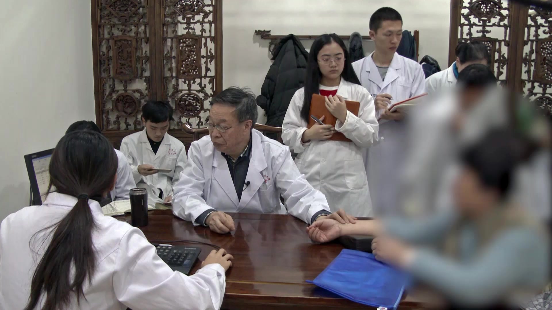 脾肾气虚水湿内停：60岁膜性肾病蛋白尿复升的益气健脾利水法