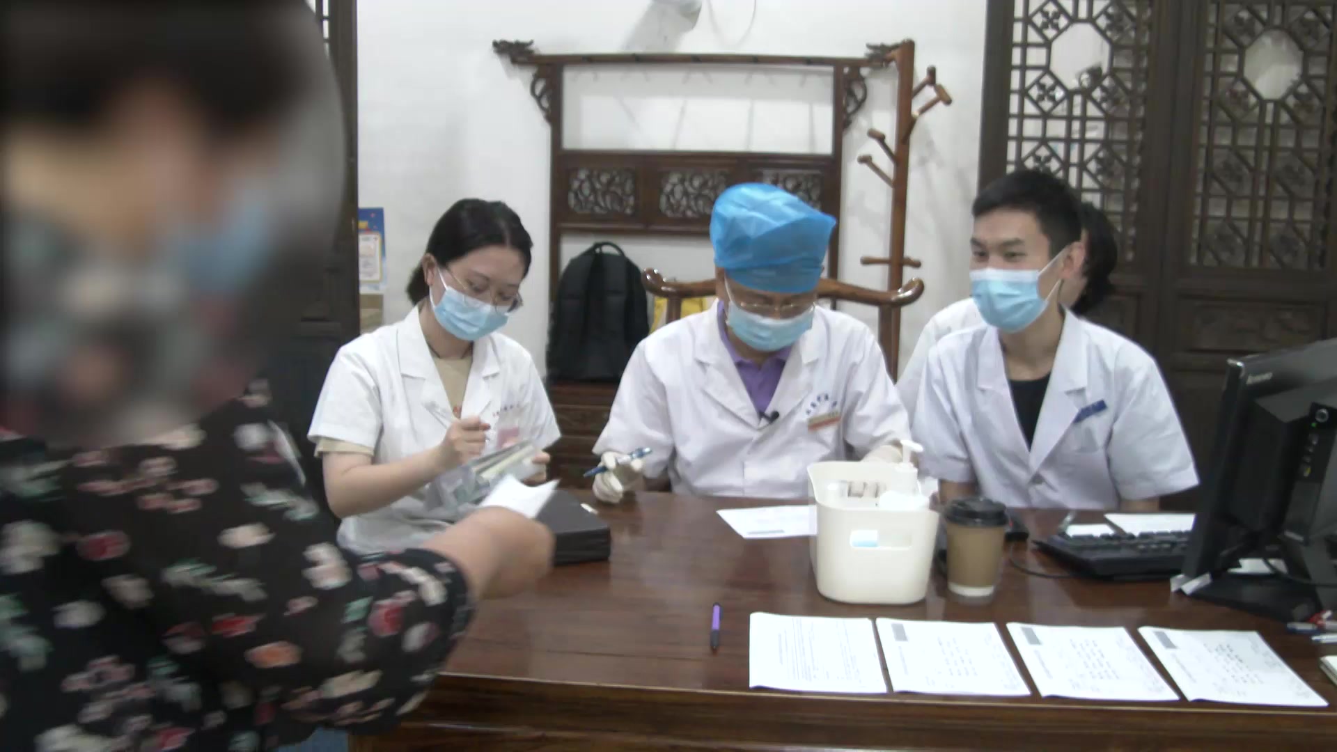 肝郁脾虚痰湿上扰：15岁郁病女孩乏力畏人的健脾化痰安神调方