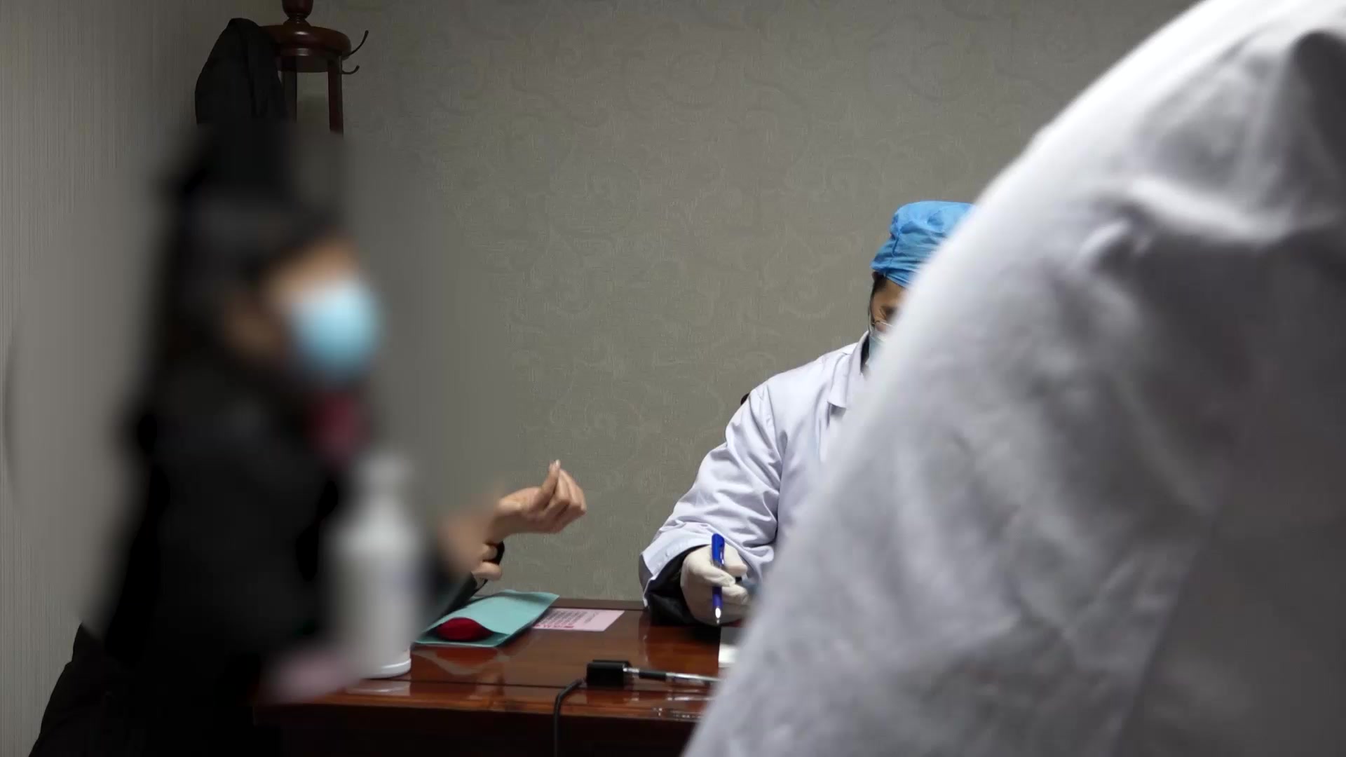 脾肾气虚湿热瘀阻：60岁女性慢性肾炎蛋白尿的健脾补肾活血利湿法