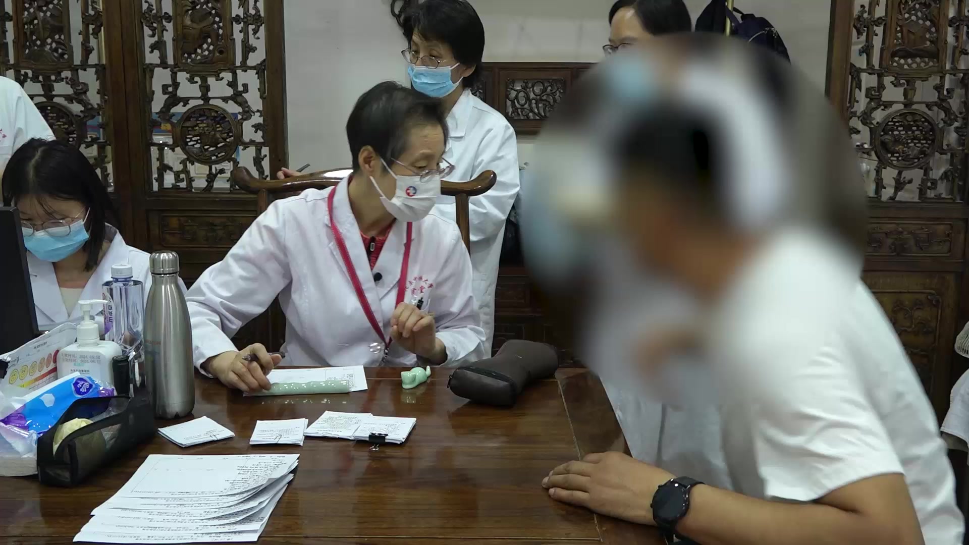 血虚风燥肌肤失养：47岁男性慢性湿疹皲裂的外用与忌口治疗