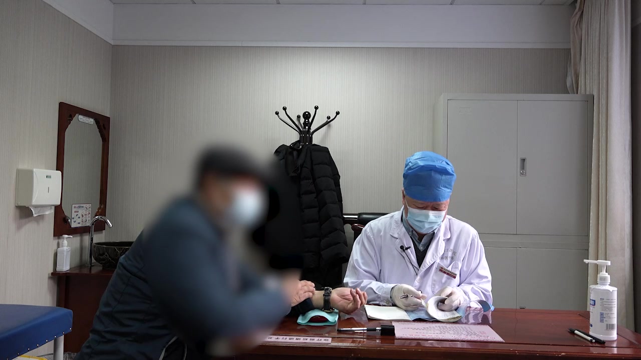 脾肾阳虚痰湿内阻：63岁淋巴瘤患者便秘憋气的温阳通腑法