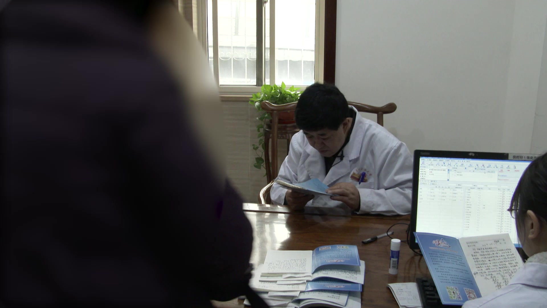 湿热内蕴证：13岁癫痫患儿发作反复，强调生活管理避诱因