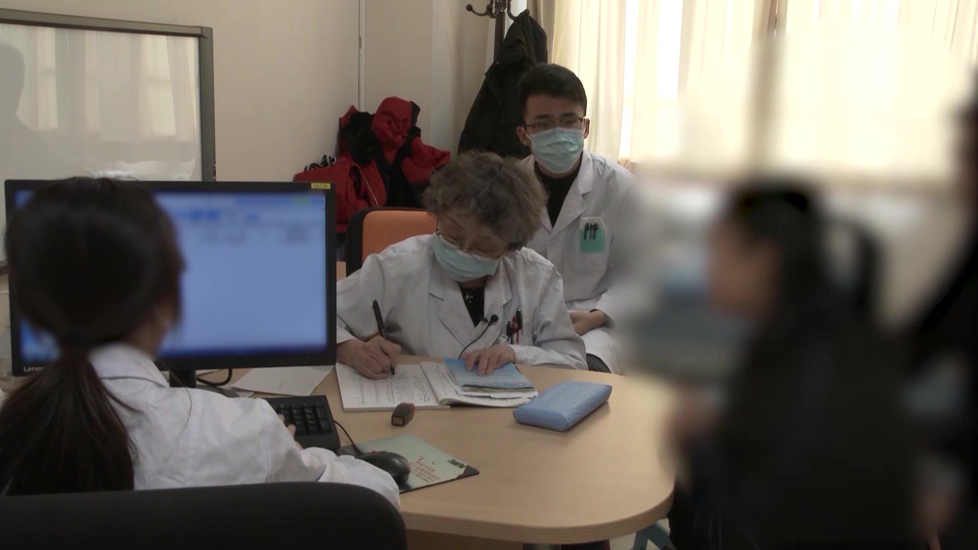 产后肾督阳虚湿痹：32岁强直性脊柱炎患者腰背痛的温肾通督法