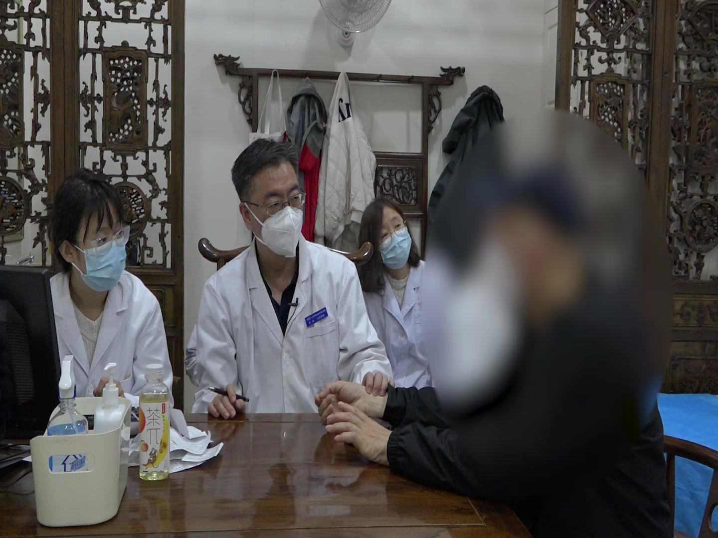 气阴两虚瘀血阻络：57岁男性手指活动不利伴肌肉萎缩的益气养阴活血法