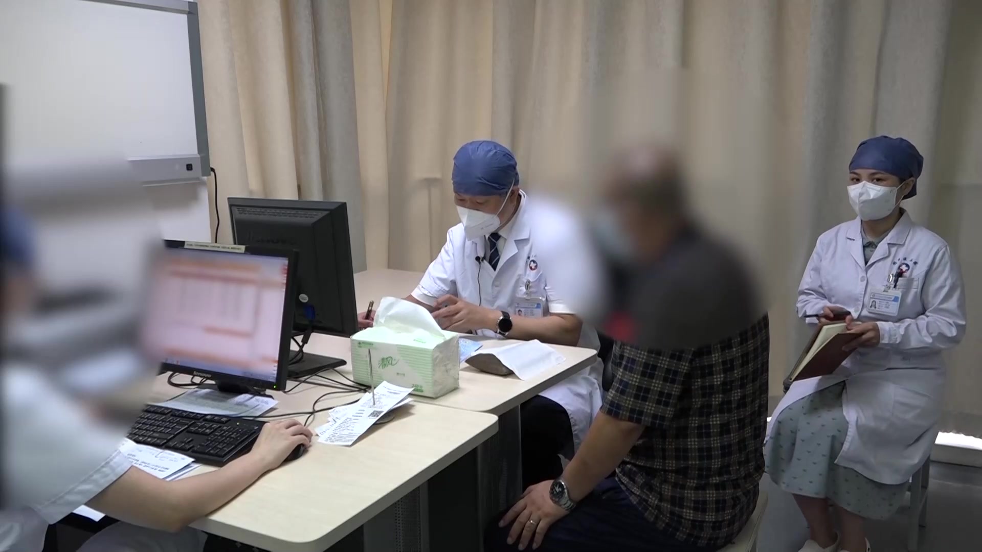 痰热阻肺兼寒饮内停：53岁哮喘患者晨咳反酸的清温并用调治