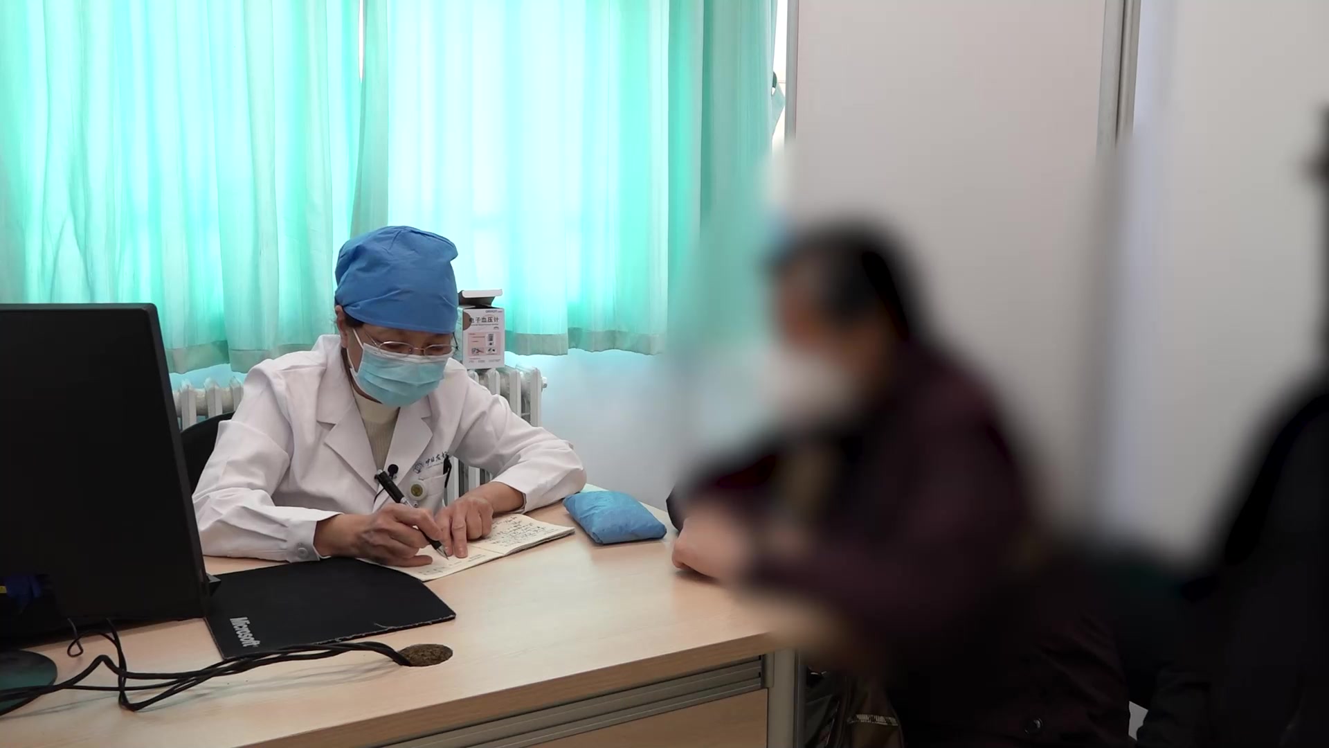 脾虚肝旺肠燥津亏：77岁高血压糖尿病老人大便干结的平肝健脾润肠法