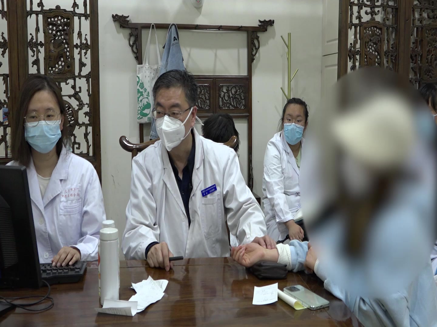 脾虚湿盛肺热阴虚血瘀：30岁备孕女性月经后期伴鼻鼽便溏的健脾宣肺滋阴活血法
