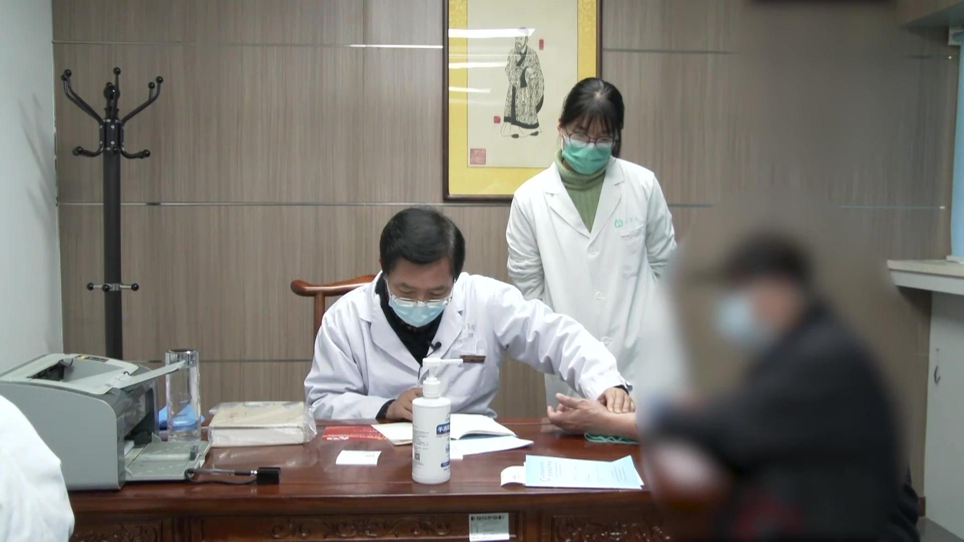 肾虚骨痹：74岁慢性肾功不全患者膝痛的中药热敷外治法
