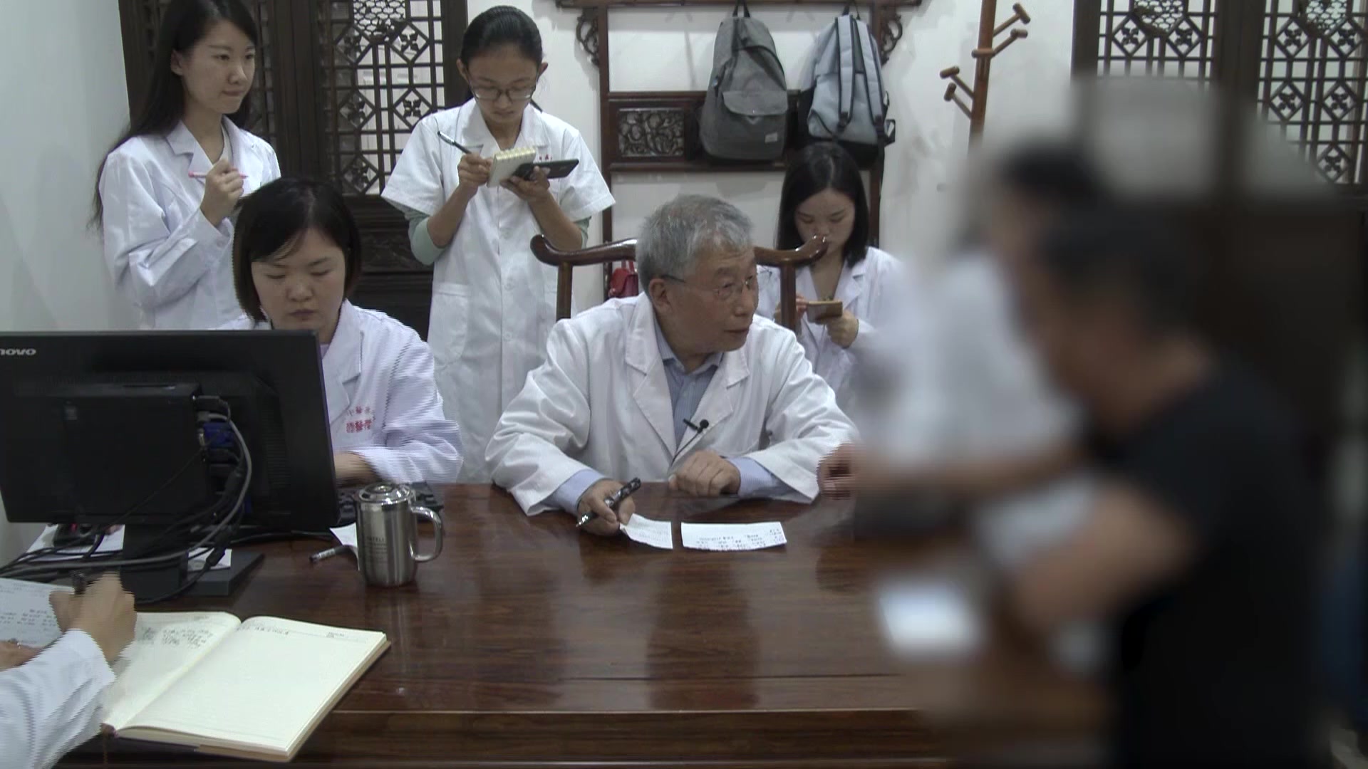 肝气郁结心神不宁：40岁男性焦虑失眠伴紧张头晕的安神解郁兼降糖法