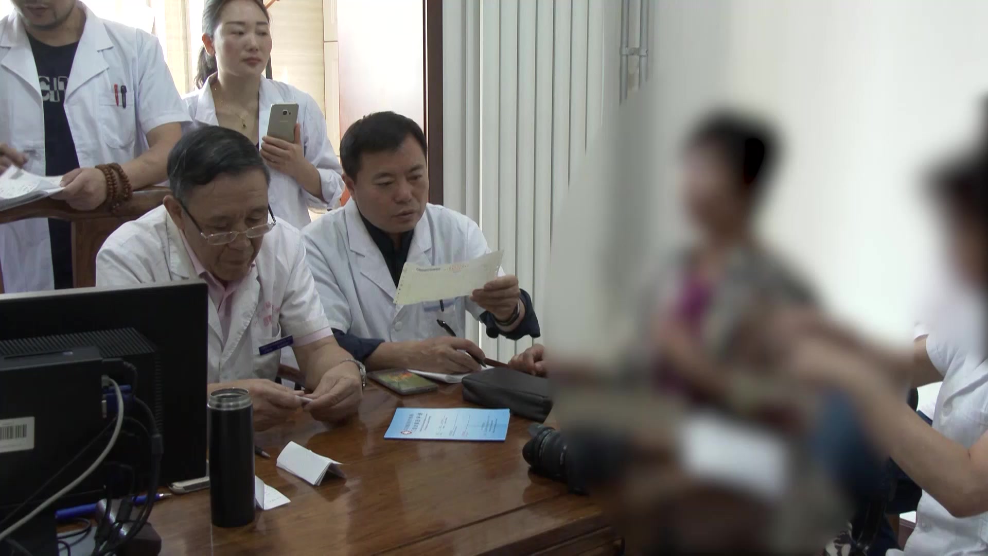 肝郁化火脾胃虚弱：55岁女性咳嗽伴胃反流的疏肝养胃制酸法