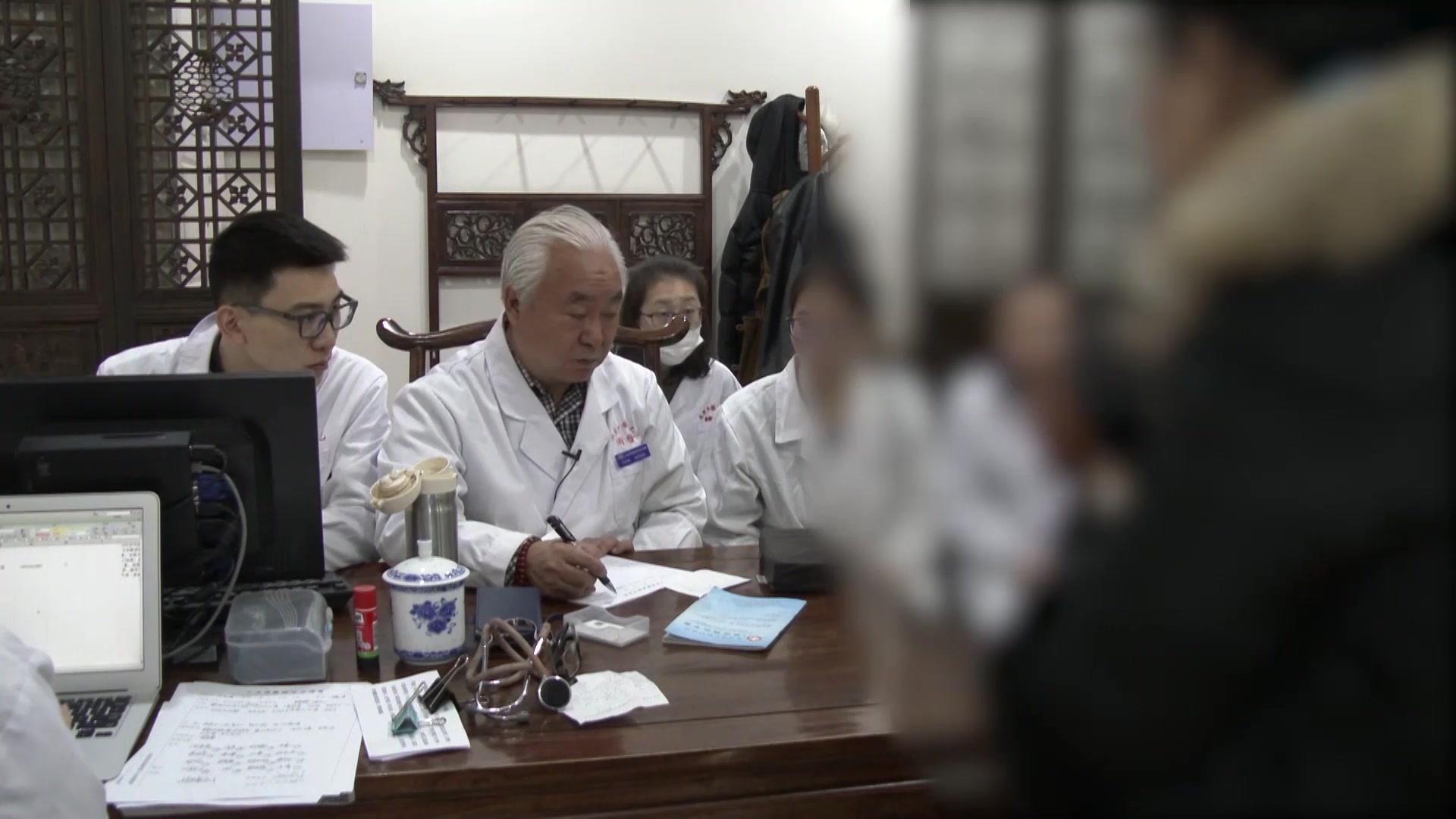 脾肾阳虚寒热错杂：54岁溃疡性结肠炎便血复发的温清并用