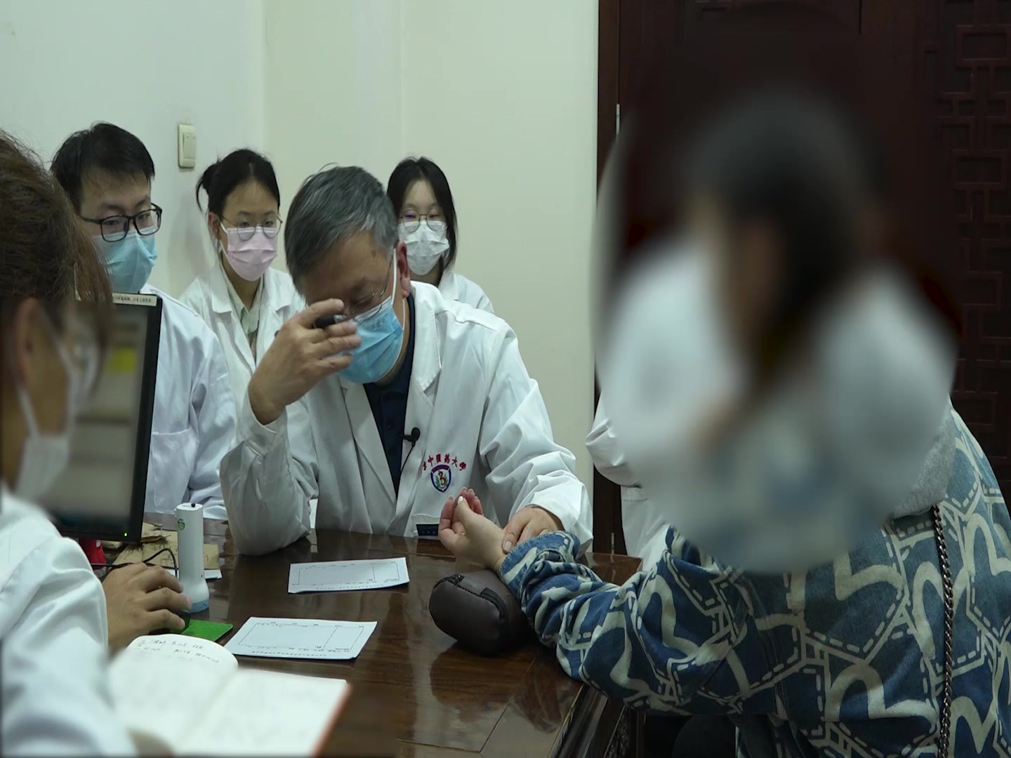 心脾两虚气血不足：32岁女性疲劳两月伴咽炎的补益清咽法