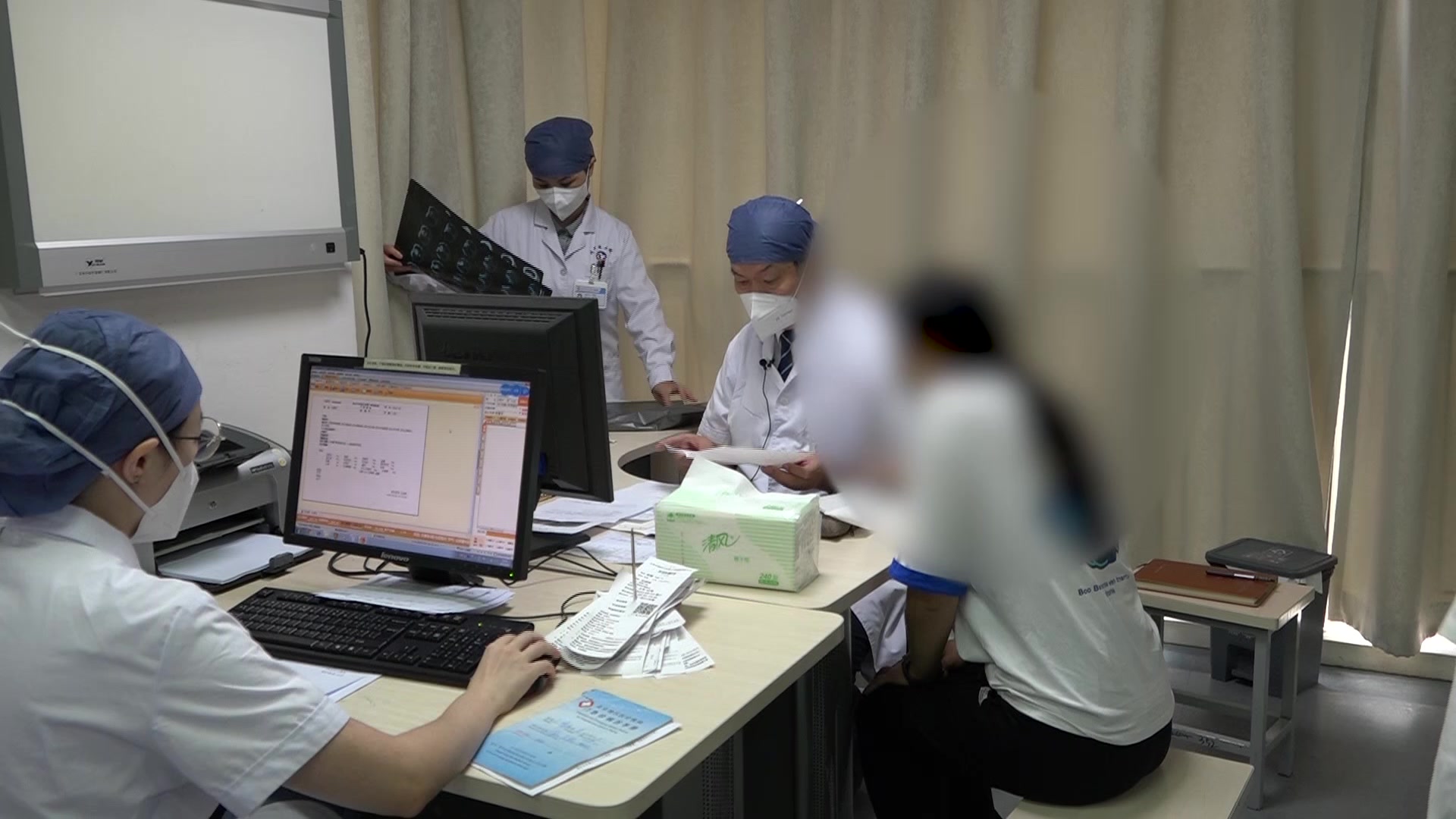 肝胃不和证：42岁女性胸闷憋气、吞咽噎感的疏肝和胃理气法