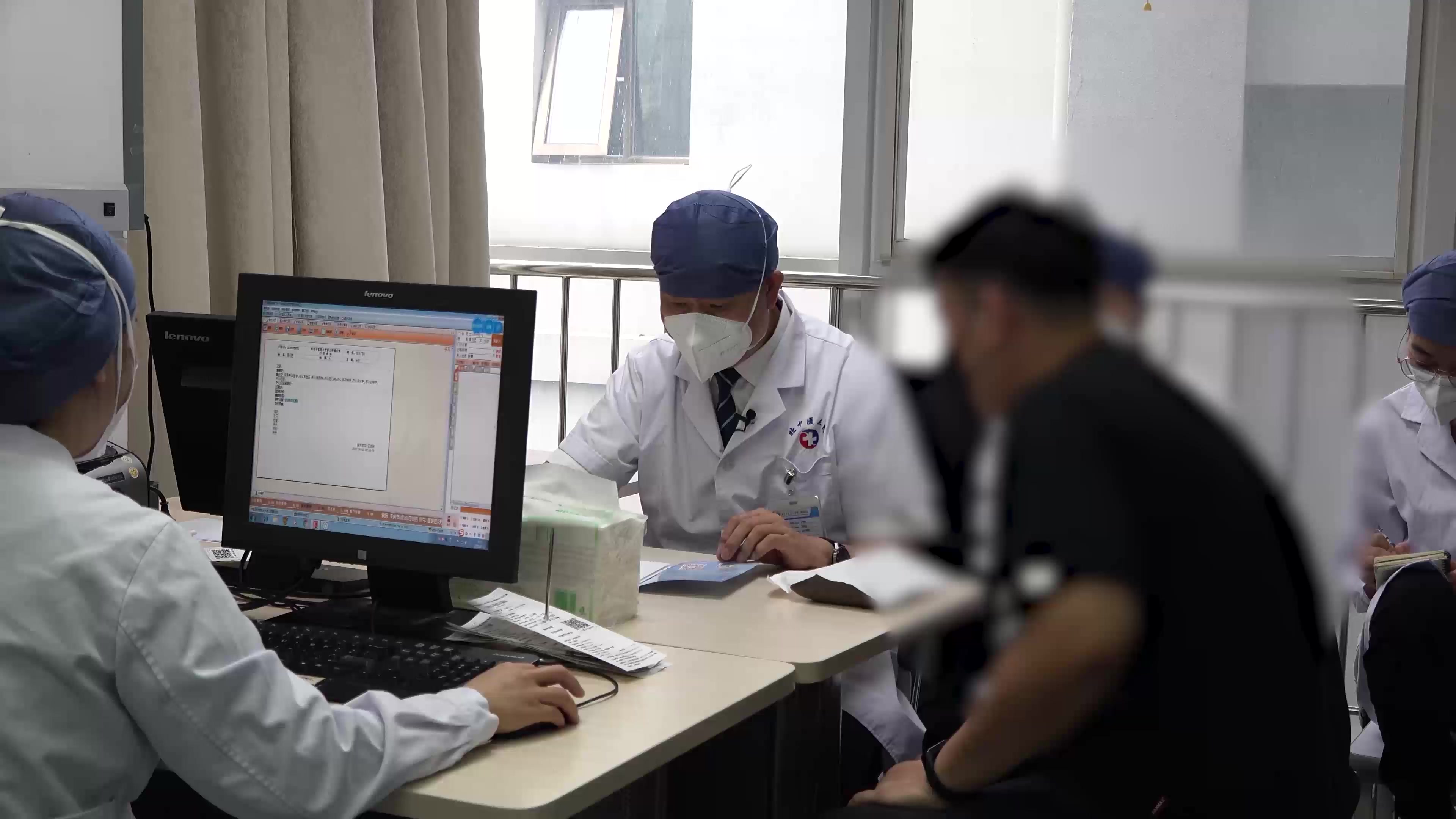 痰热闭肺兼脾肾不足：35岁男性哮喘夜间喘憋的分期辨治
