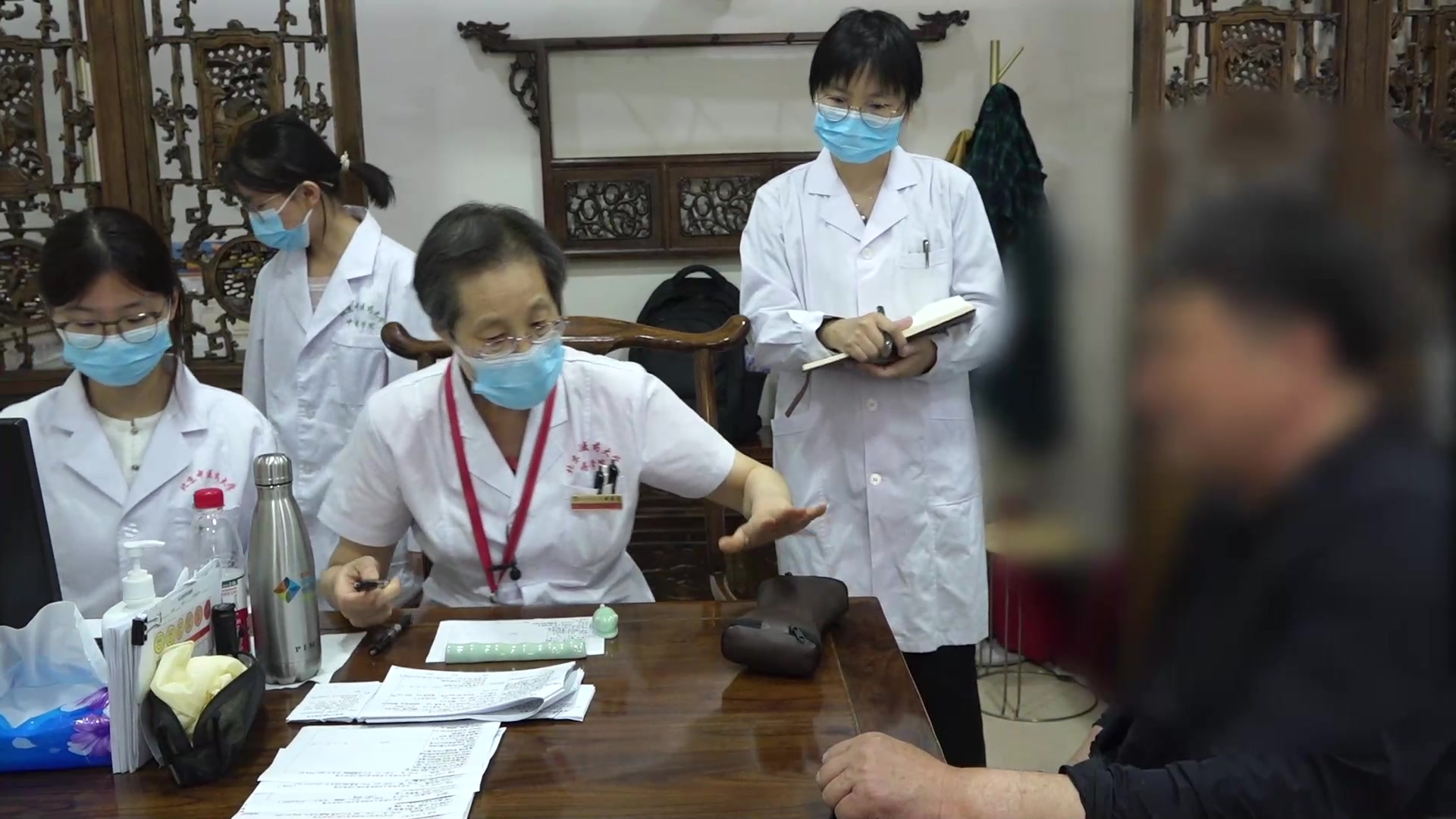气滞血瘀胸膈不利：66岁男性胸闷咽干的行气散结宽胸法