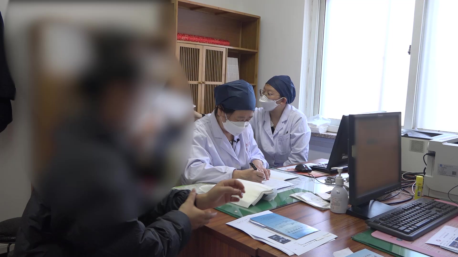 肾虚肝郁夹湿热：31岁多囊患者月经量少后期的清补调周法