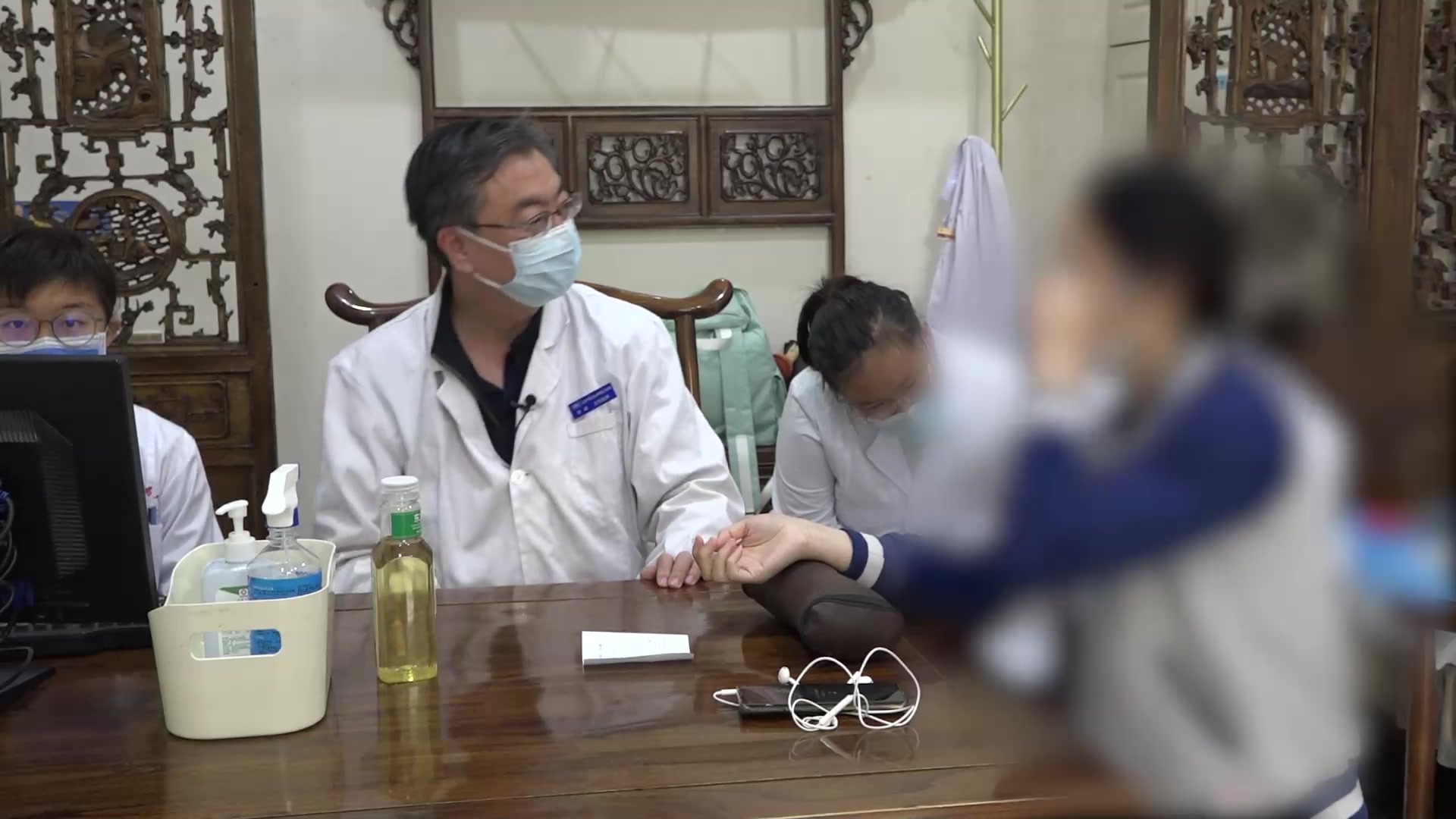 脾肾阳虚，心神失养：42岁女性失眠复诊的温阳安神兼通络止痒