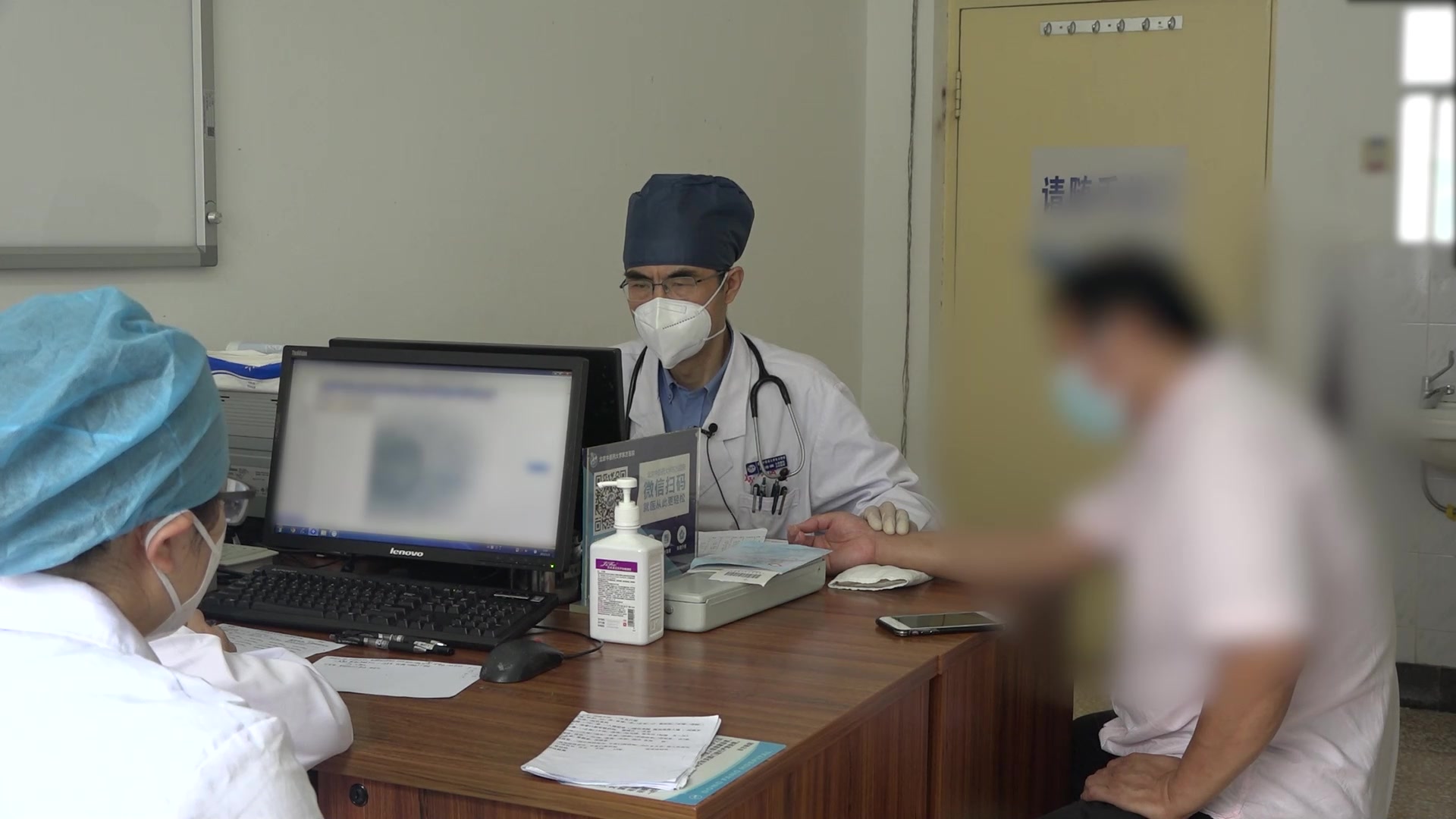脾胃虚弱湿浊内停：45岁男性高血压控制不佳伴睡眠不实的健脾化湿法