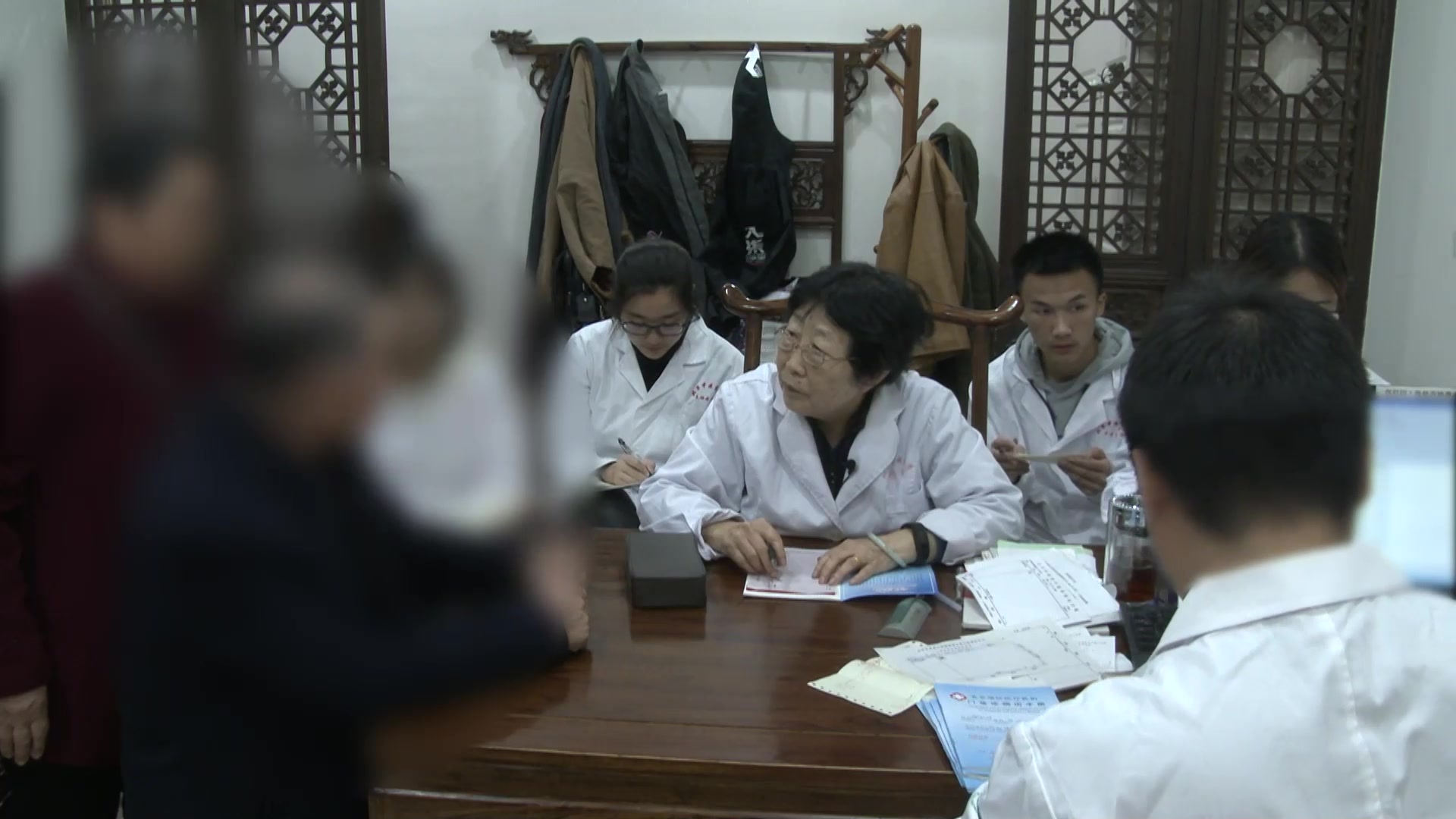 肺脾气虚痰瘀内结：69岁男性反复咳嗽伴脑梗的培土生金兼化瘀法