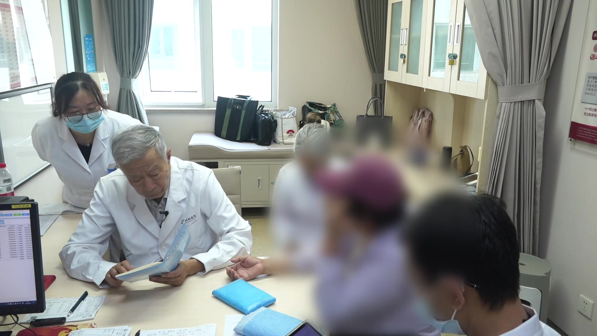 痰瘀交阻：71岁2型糖尿病患者胸闷胸痛之升陷愈消合交泰法治疗
