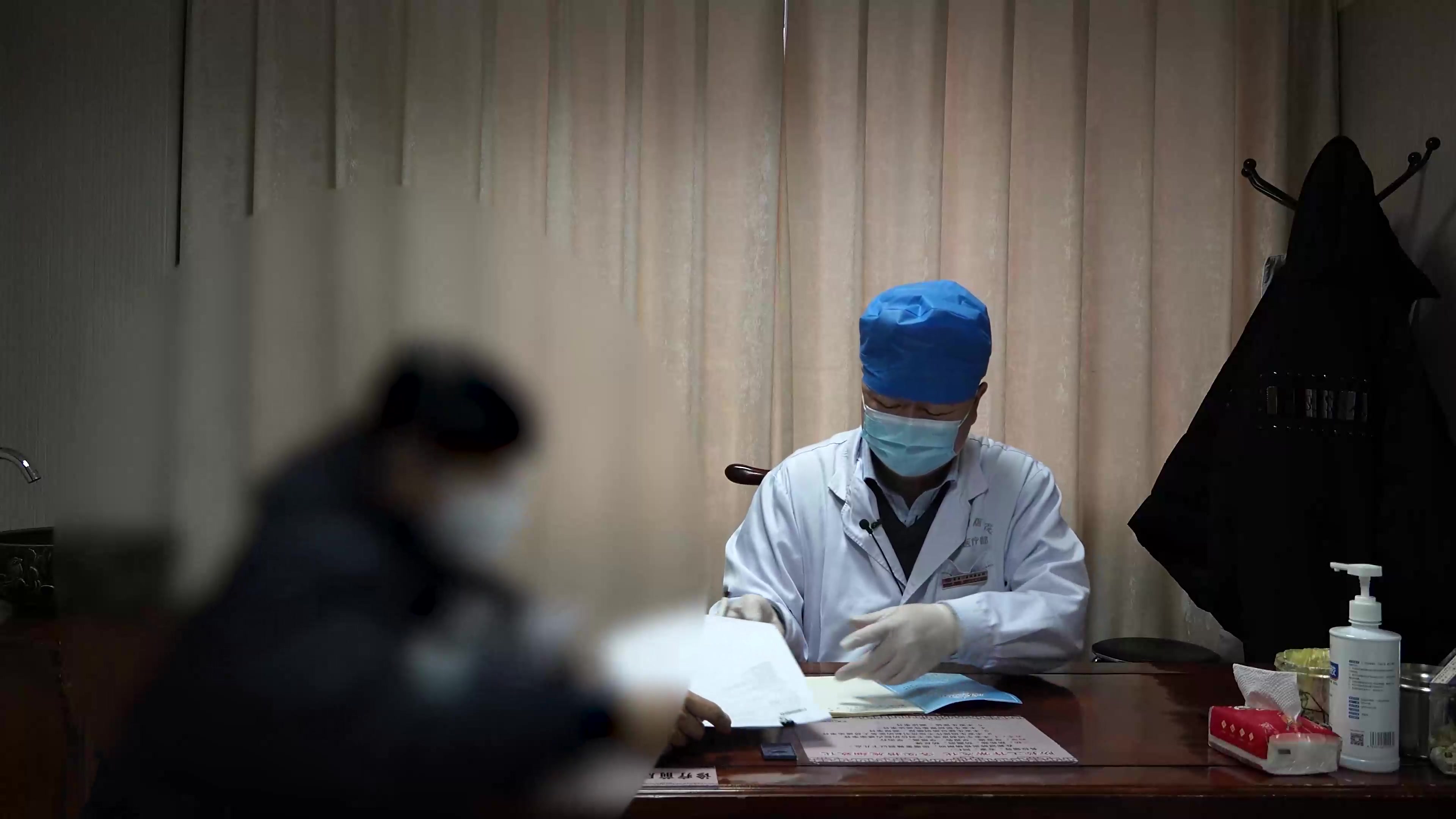 结节体质痰瘀毒聚：66岁结肠癌术后血管侵犯伴多发结节的中医整体调治