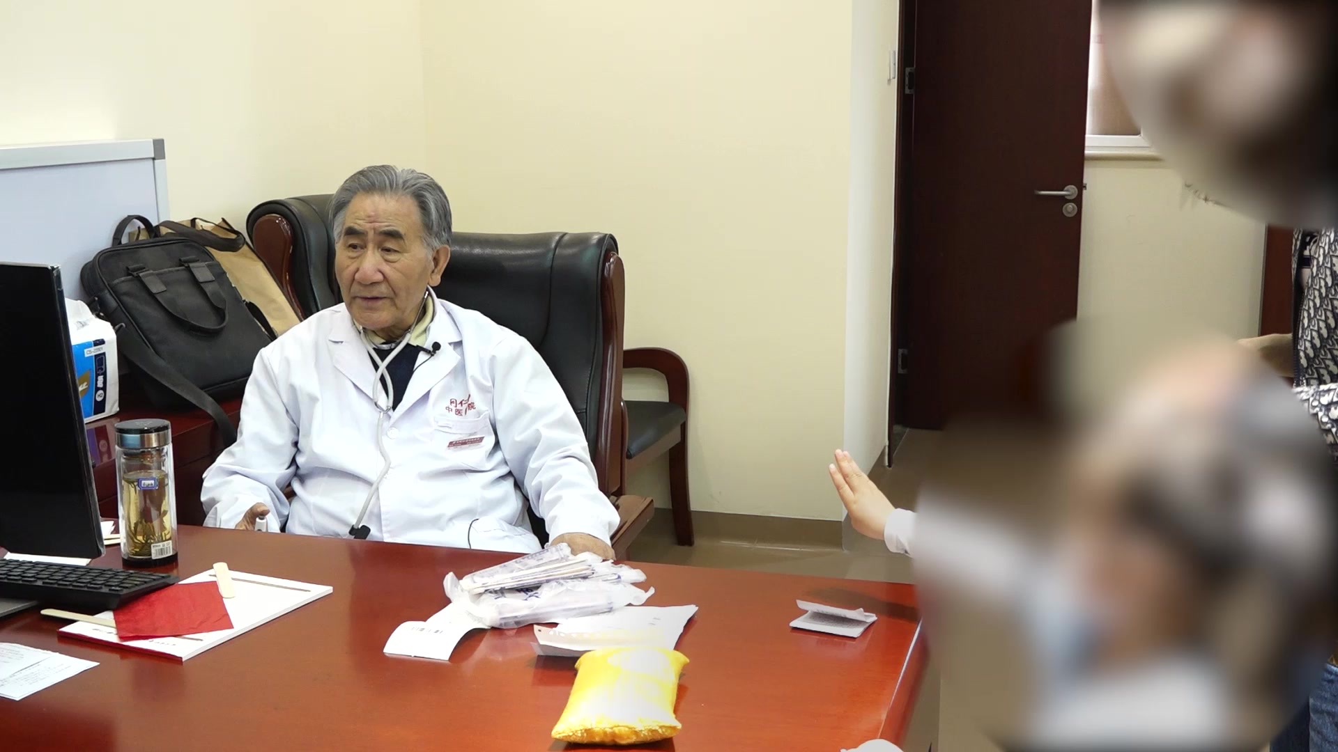 风热犯表证：4岁女童荨麻疹突发的中药疏风清热止痒法