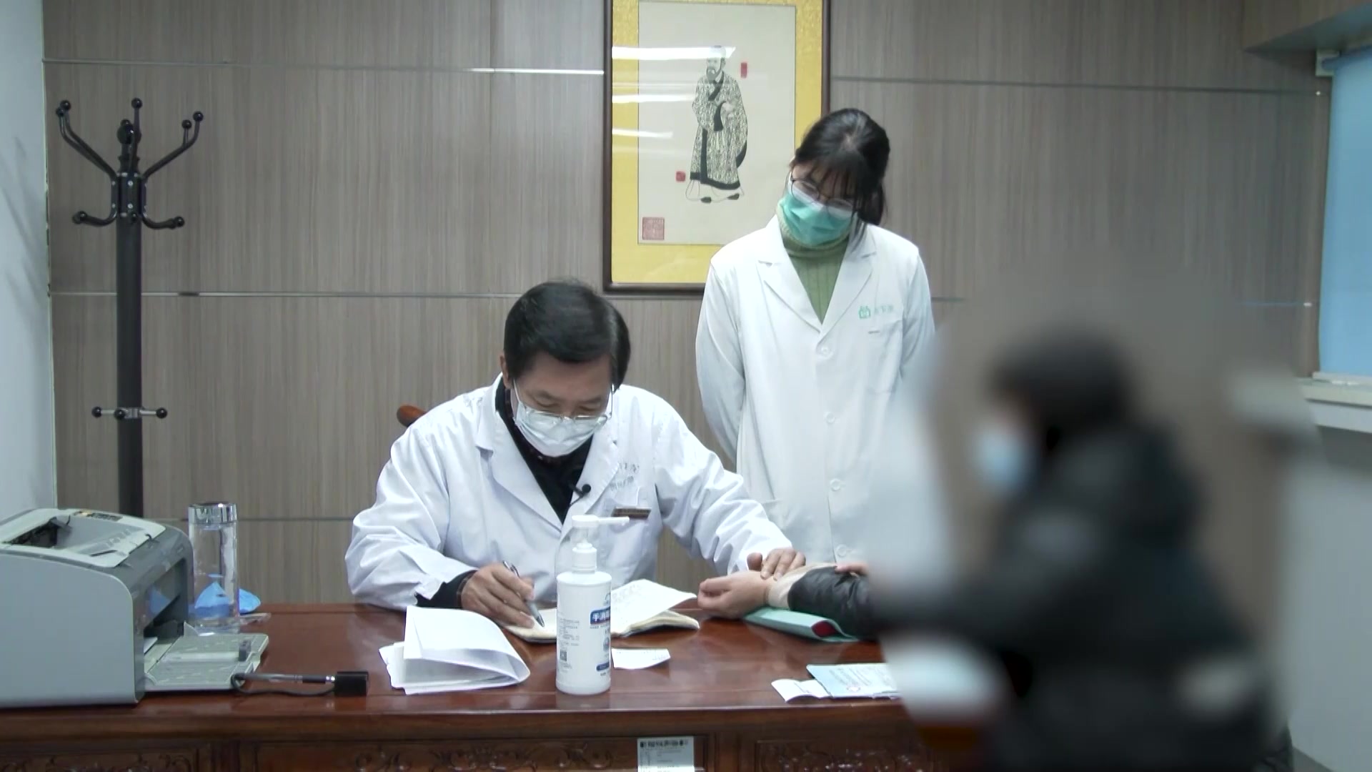 上热下寒心肾不交：51岁女性高血压浮肿心悸的辨证施治