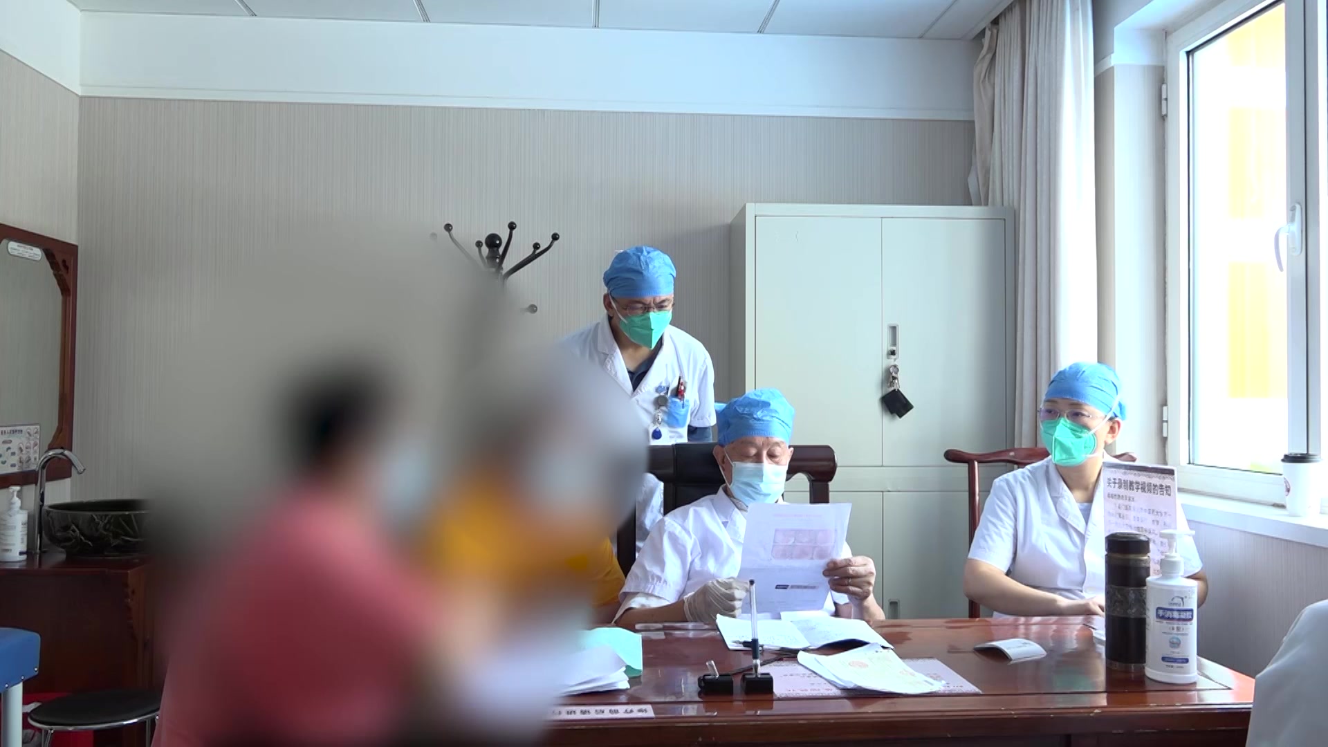 肝胃郁热脾虚湿滞：56岁女性胃痞便溏失眠守方调治