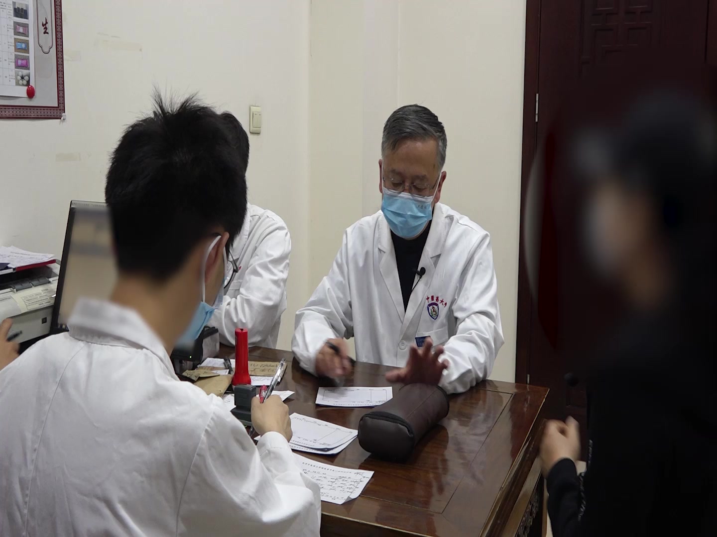 肝郁气滞痰瘀阻络：56岁女性中风后遗症合并胸痹的疏肝化痰通络法