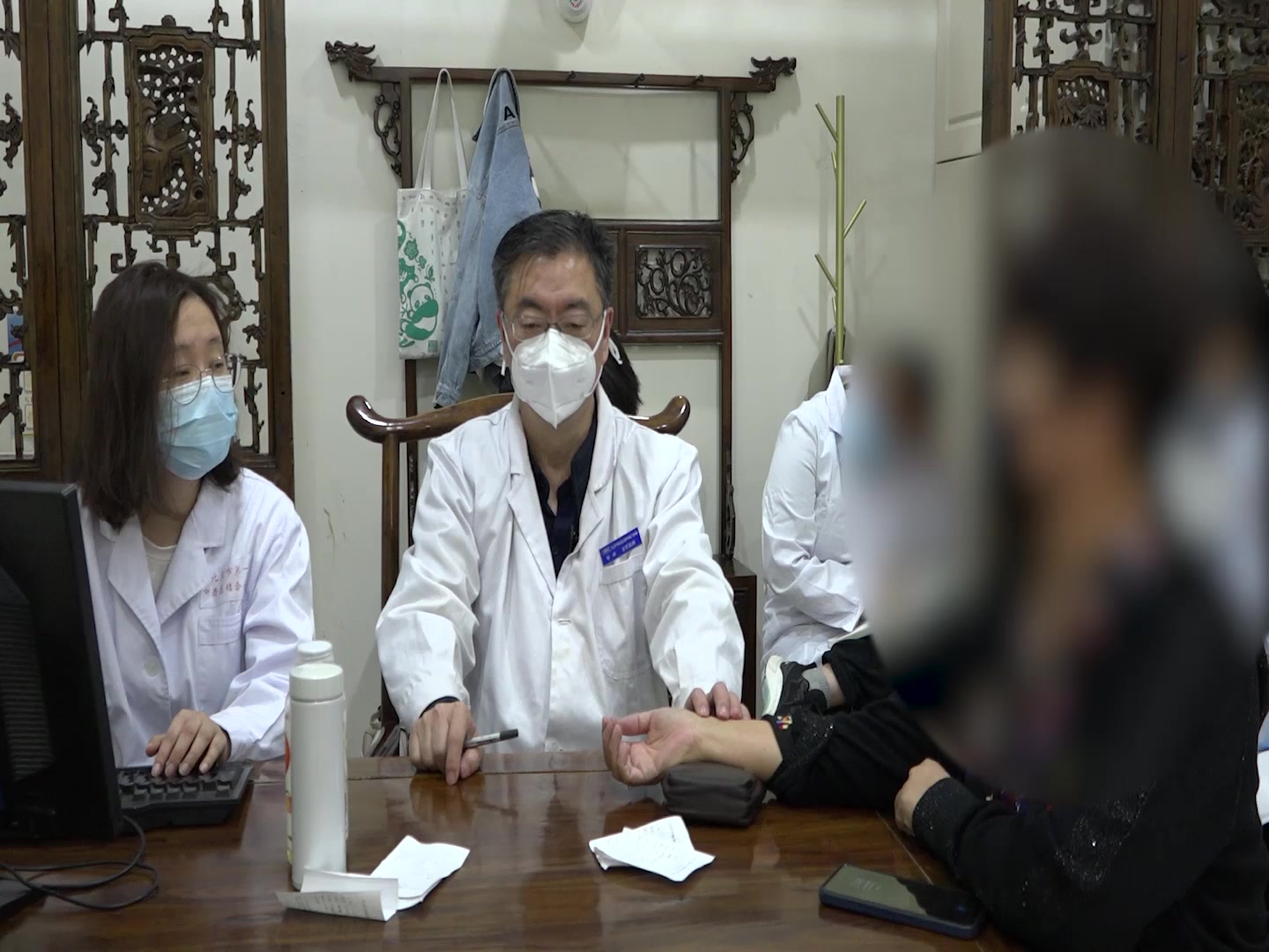 心肝郁结肾阴不足：59岁女性顽固性失眠6年的调心疏肝滋肾法