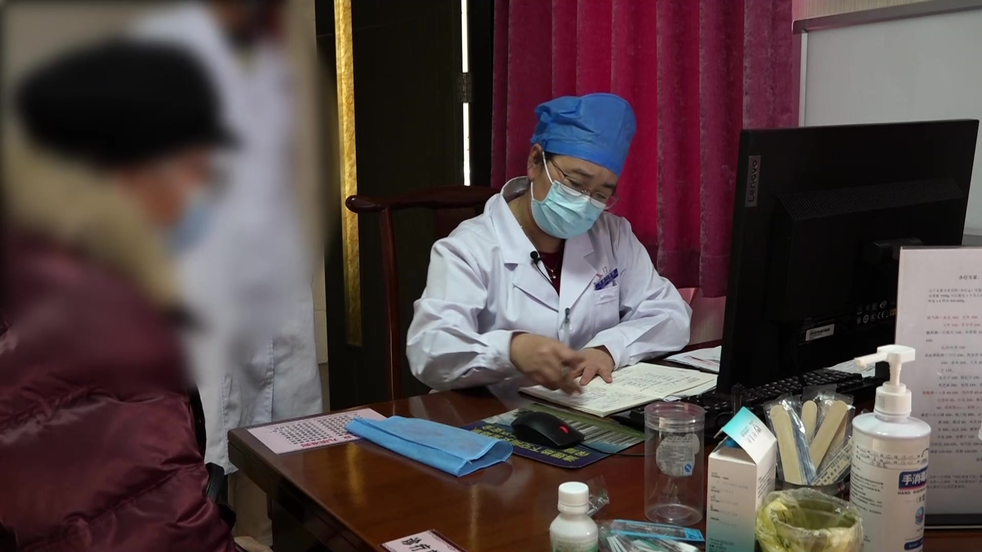 脾阳虚寒湿内停：81岁女性腹胀打嗝肠易激的温中消胀贴敷法